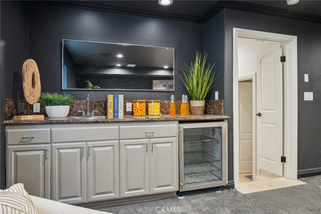 1704 Highland Avenue