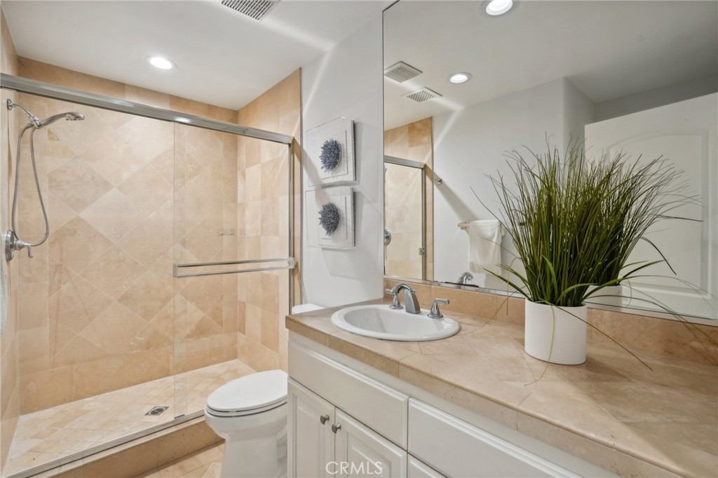 1704 Highland Avenue