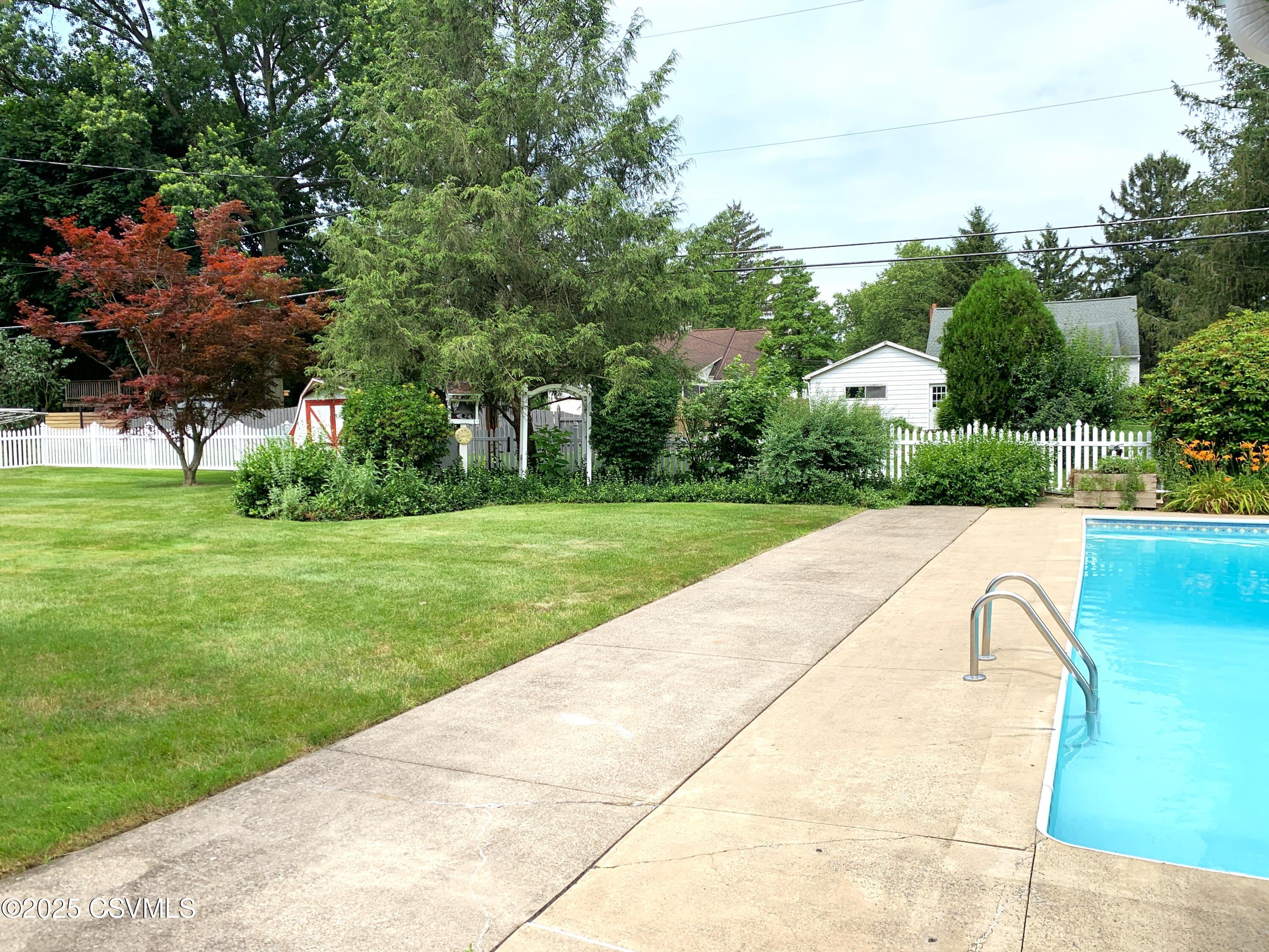 612 STEIN Lane