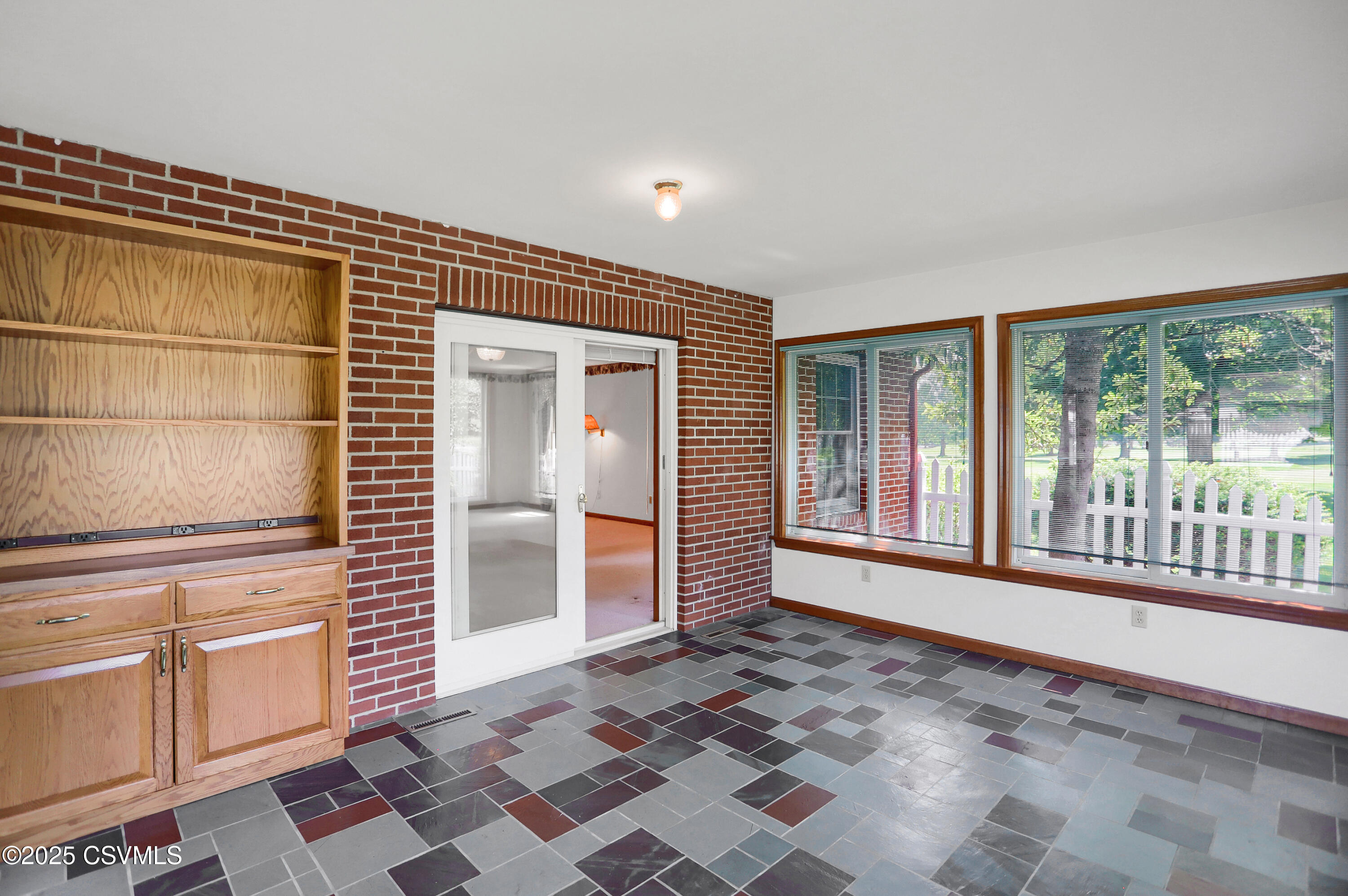 612 STEIN Lane