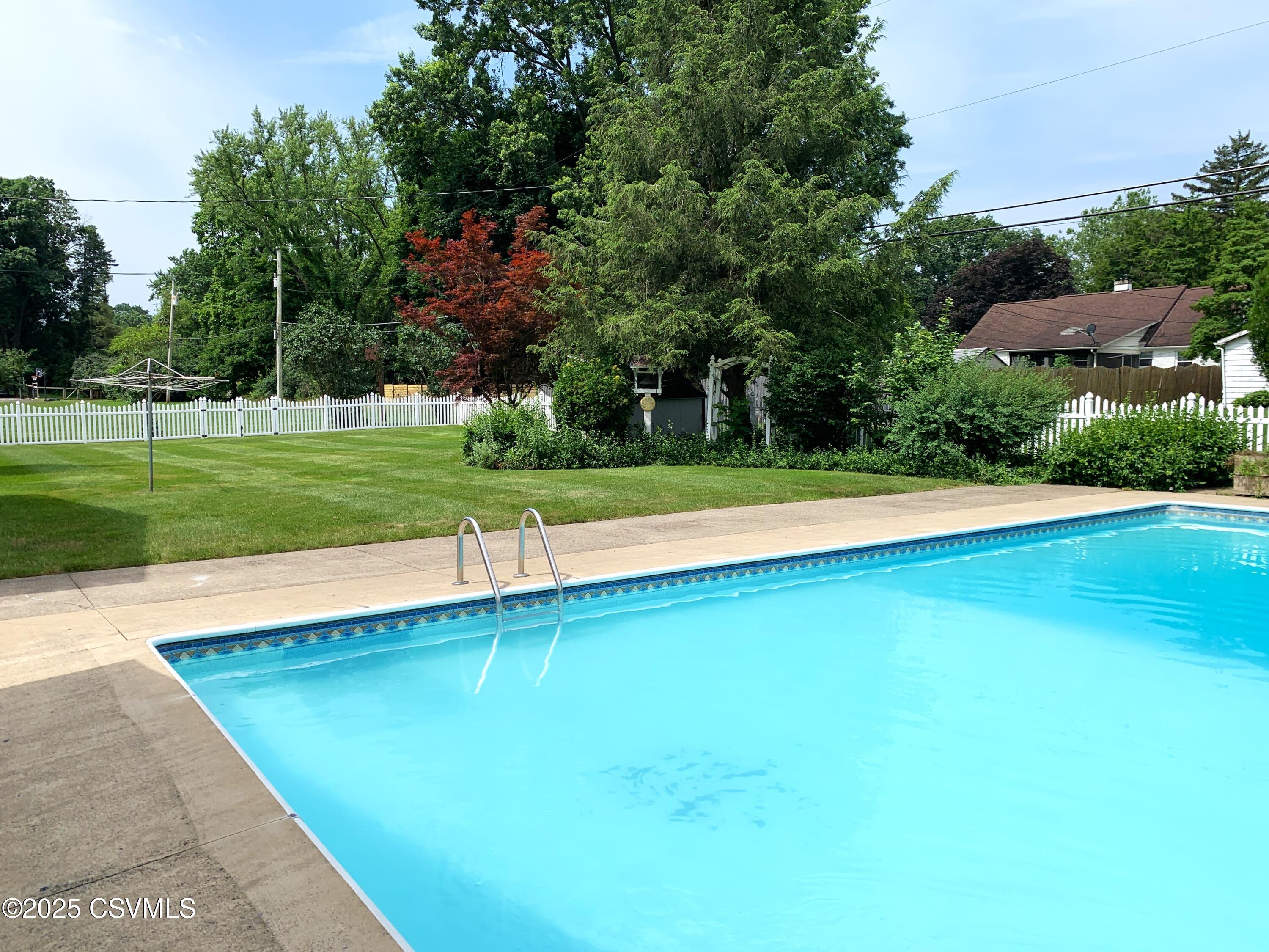 612 STEIN Lane