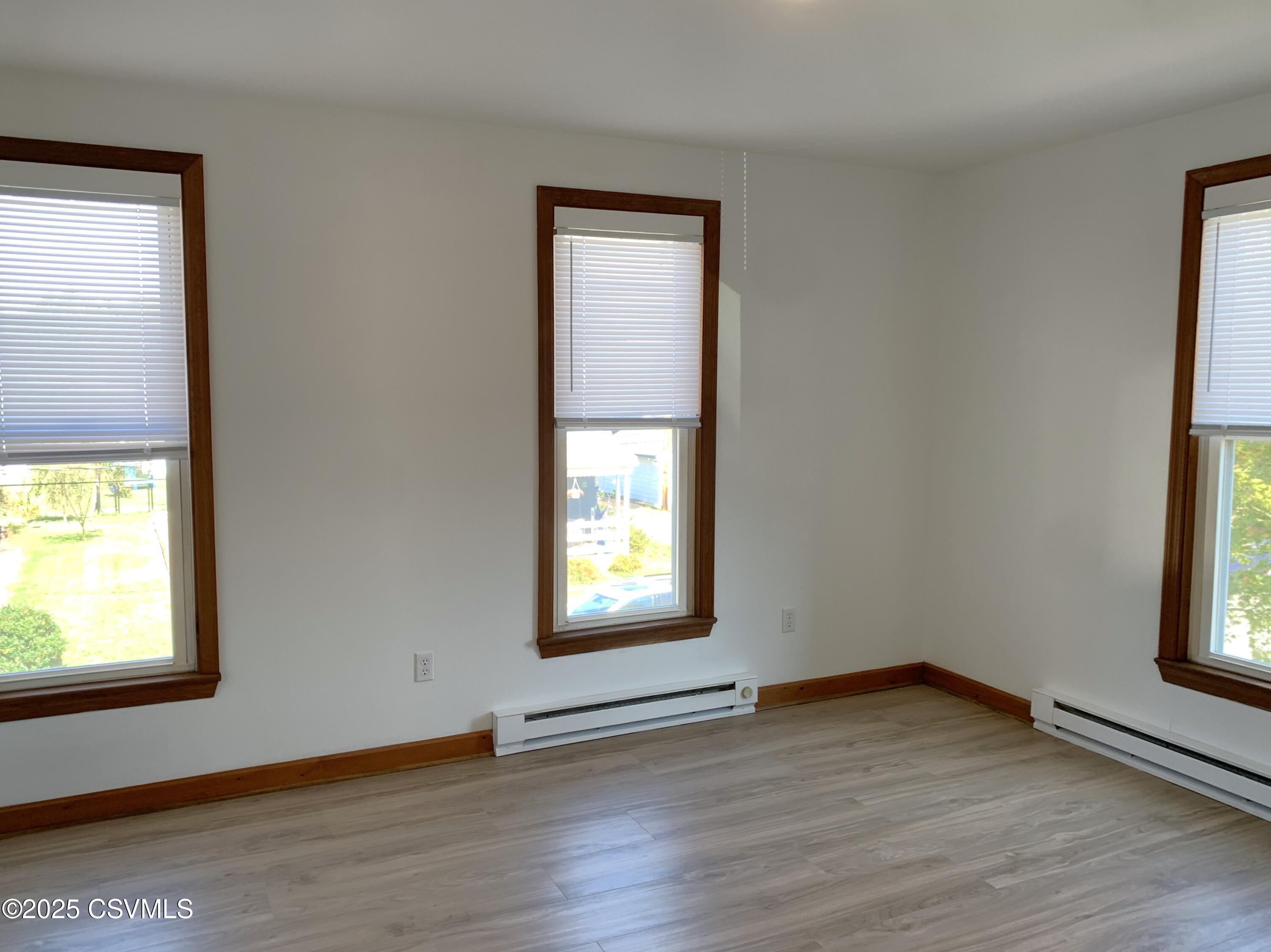 109 W 9TH Street