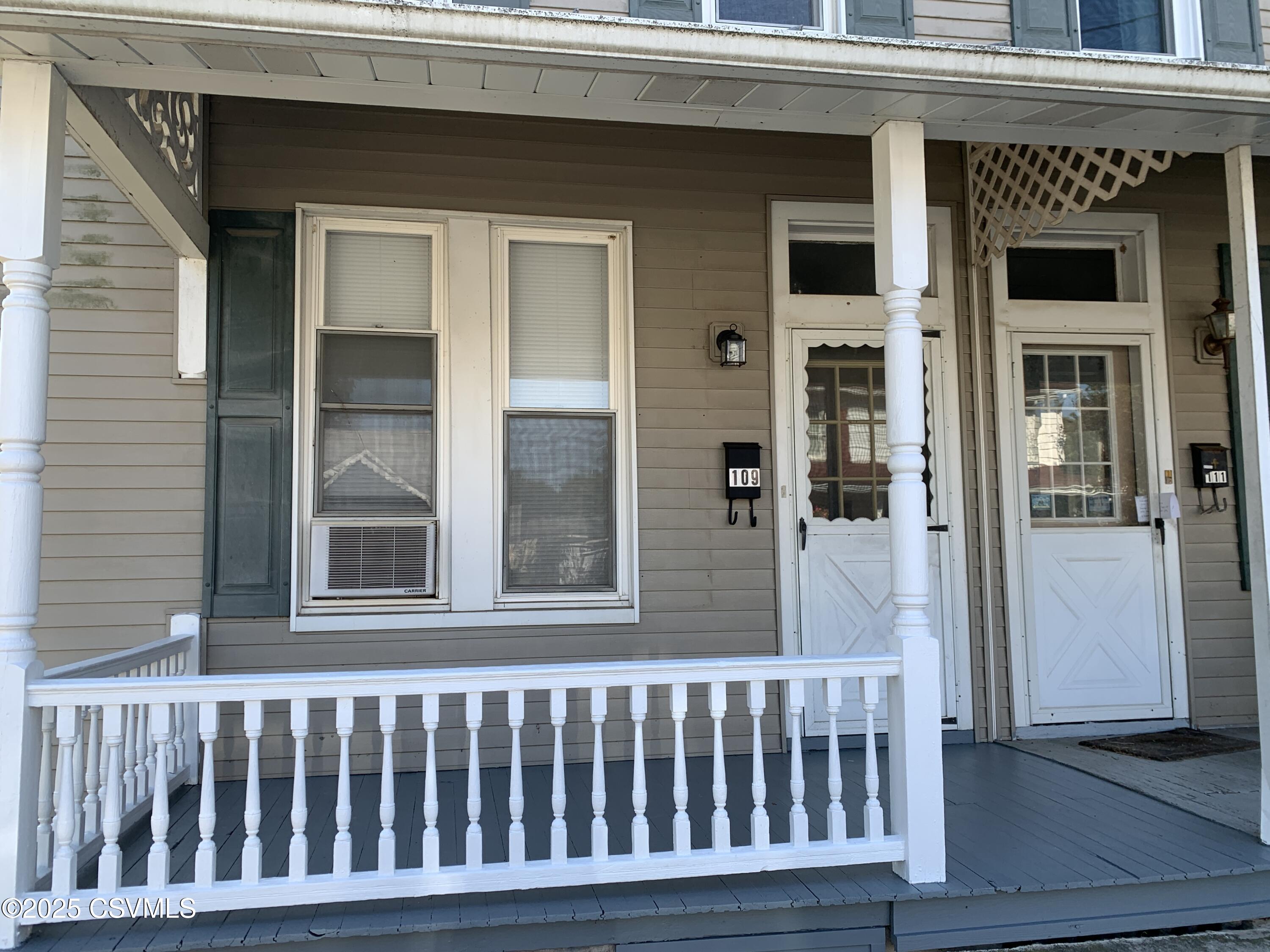 109 W 9TH Street