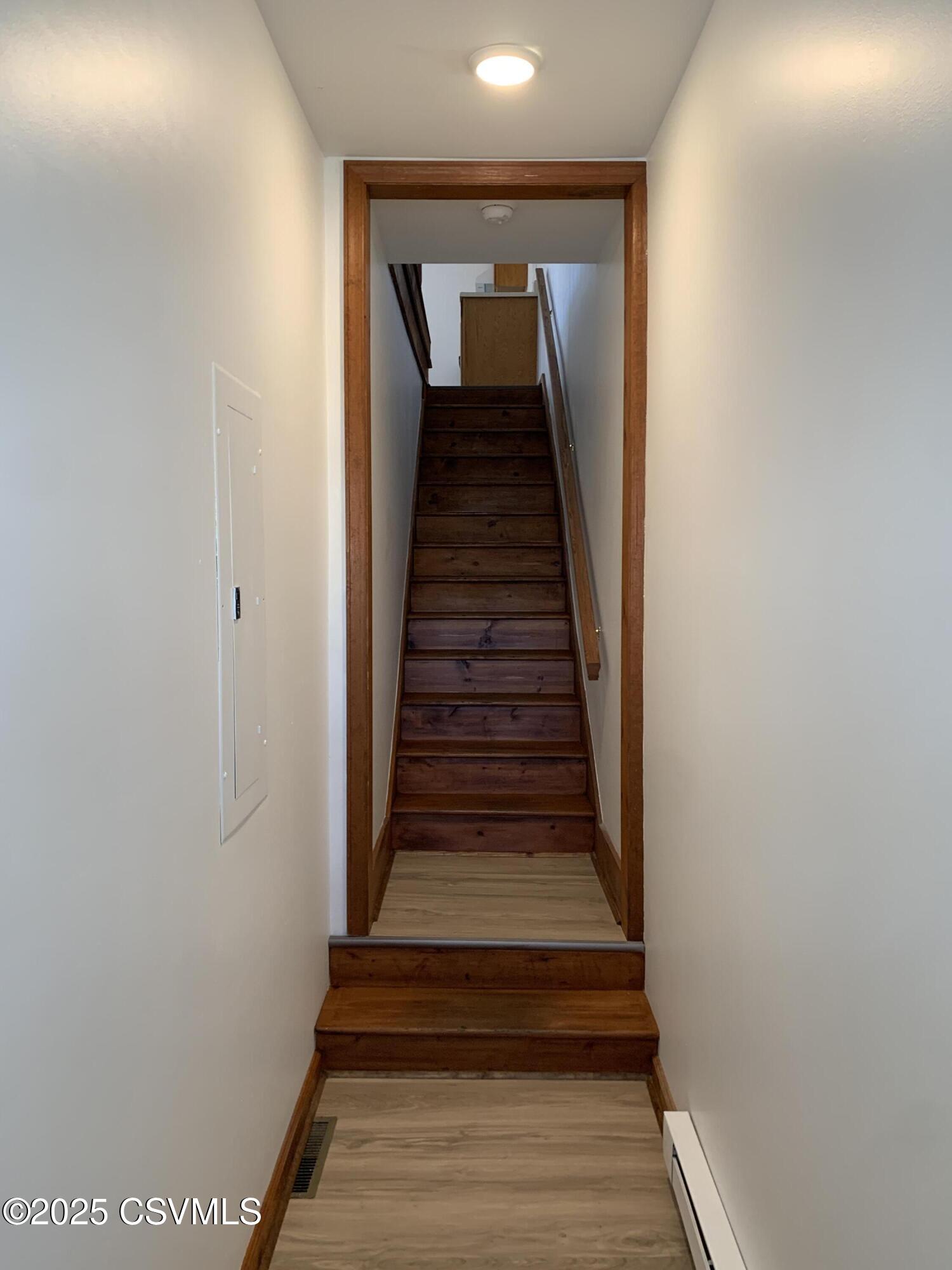 109 W 9TH Street