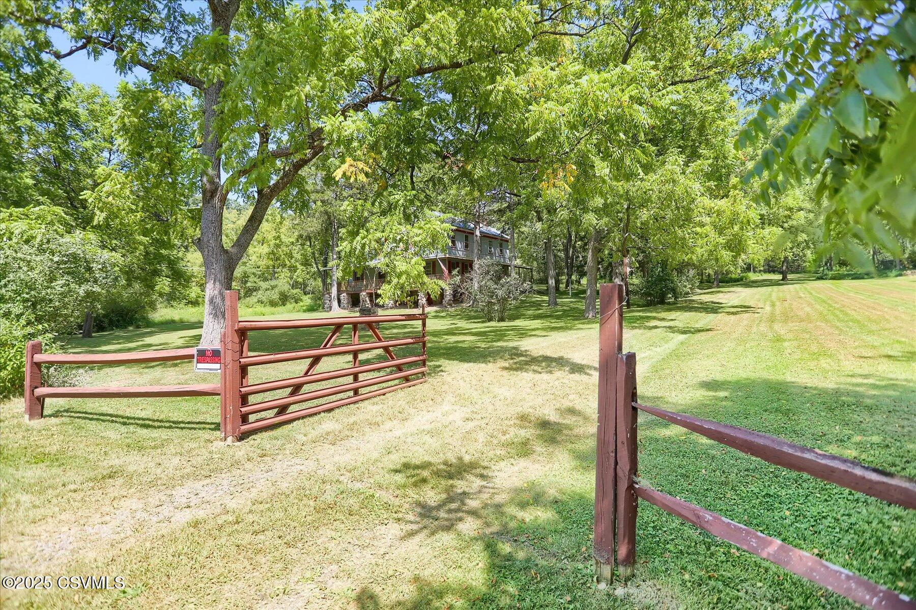 1432 CREEK Road