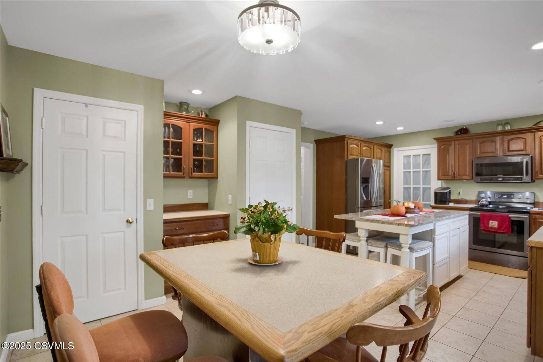 676 VILLA VISTA Drive