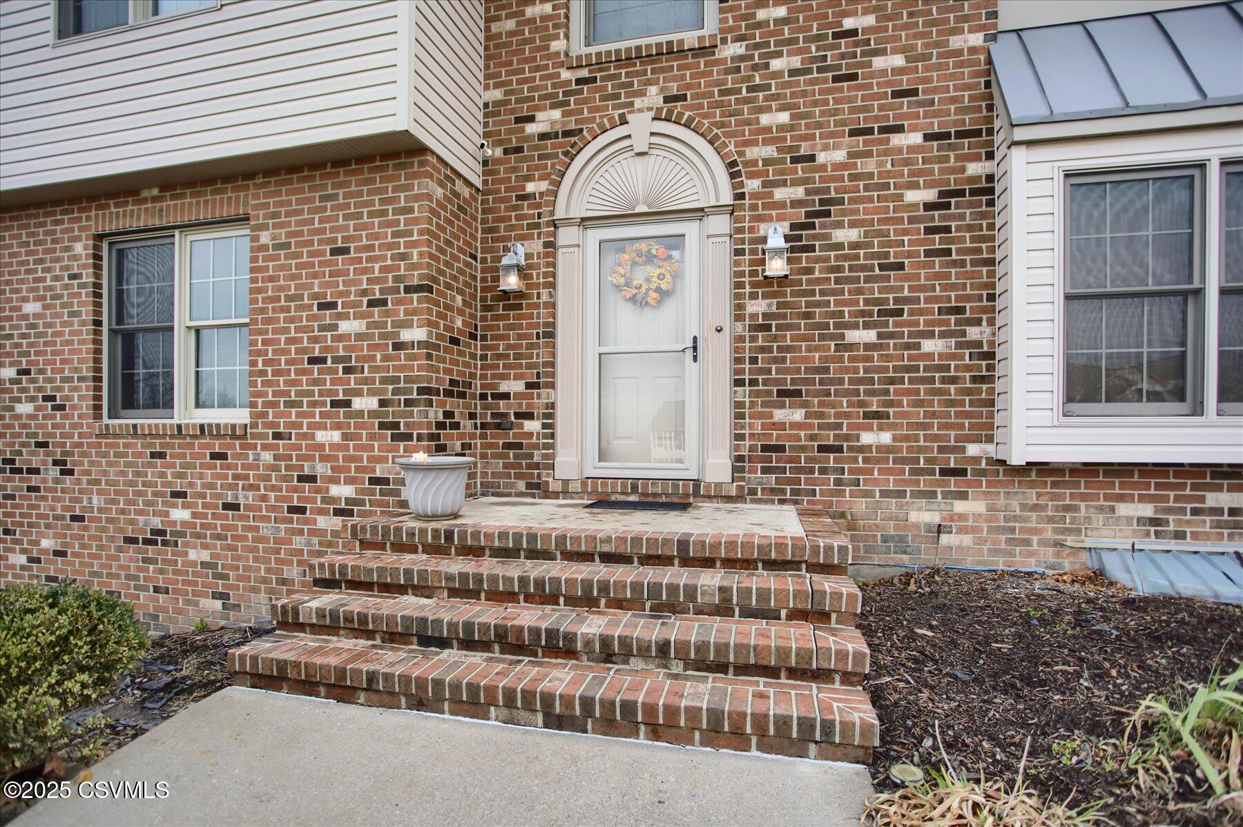 676 VILLA VISTA Drive