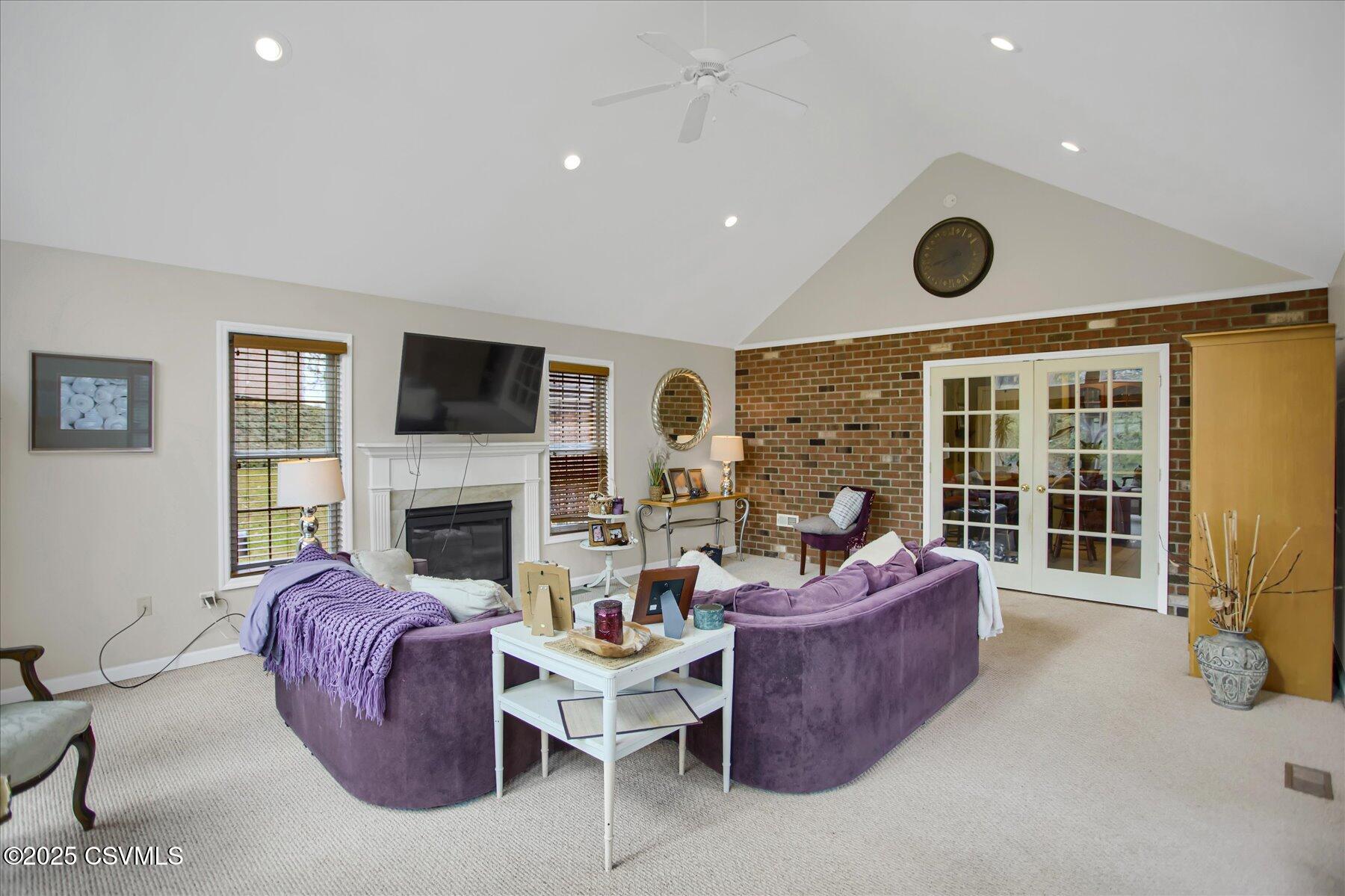 676 VILLA VISTA Drive