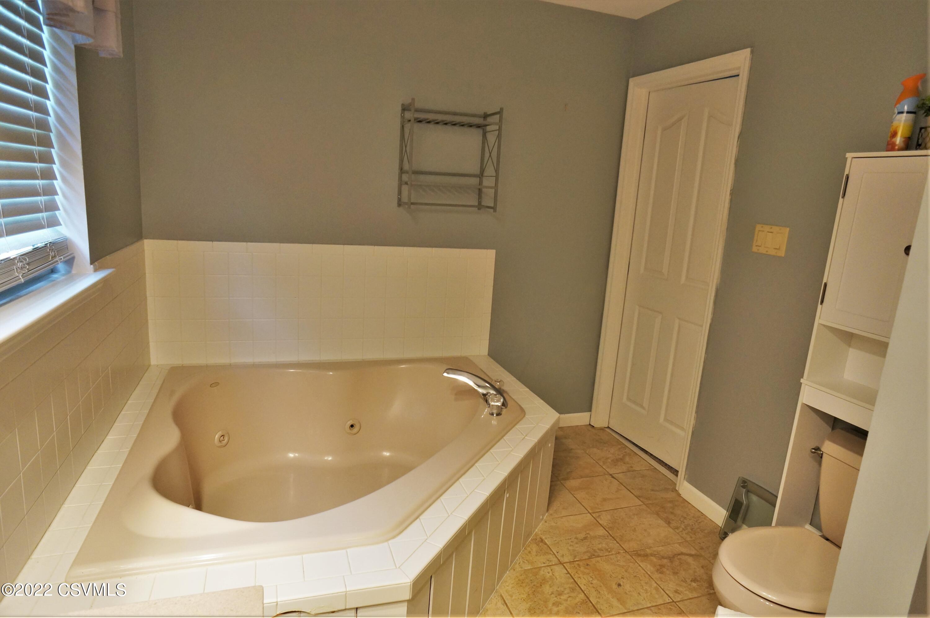 152 RIDGEWAY Drive