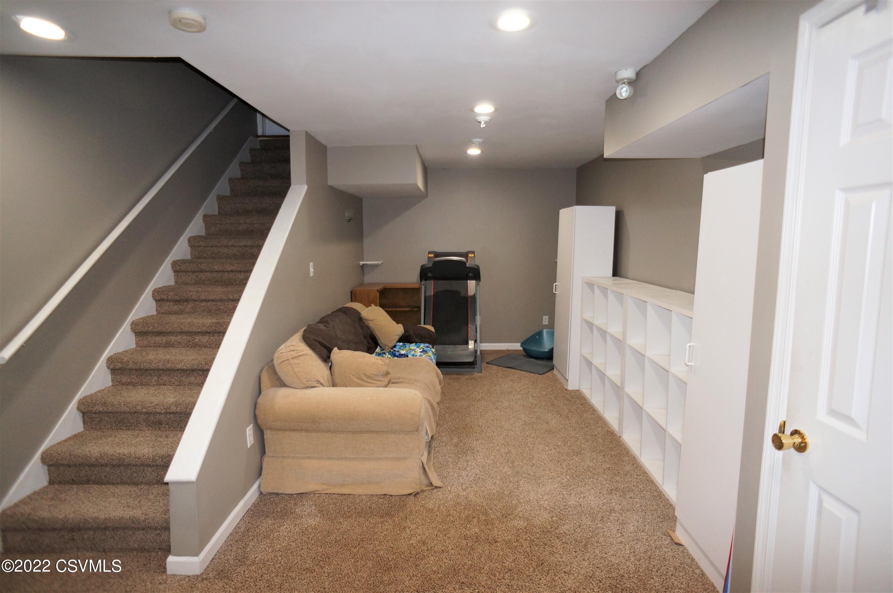 152 RIDGEWAY Drive