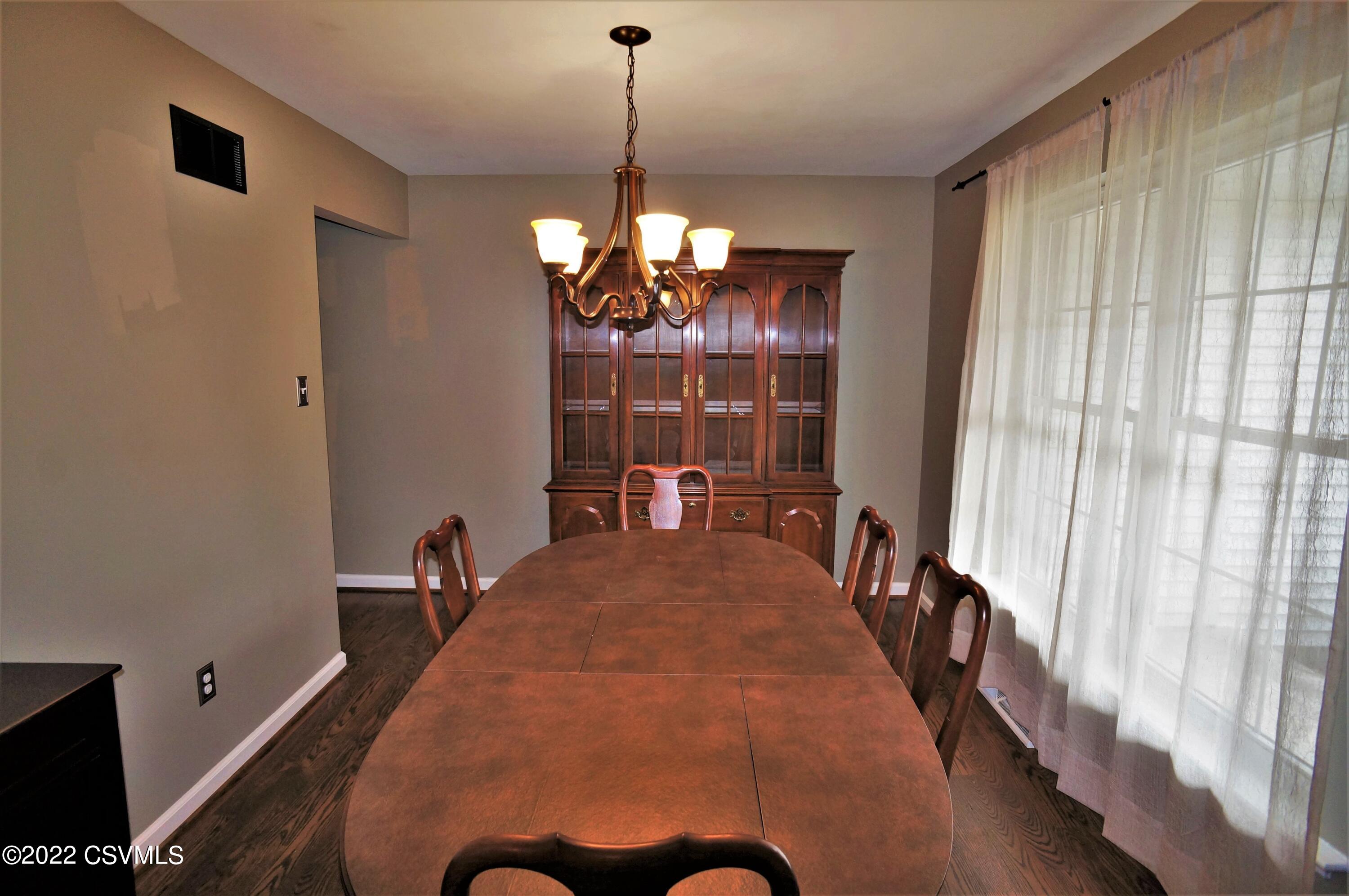 152 RIDGEWAY Drive
