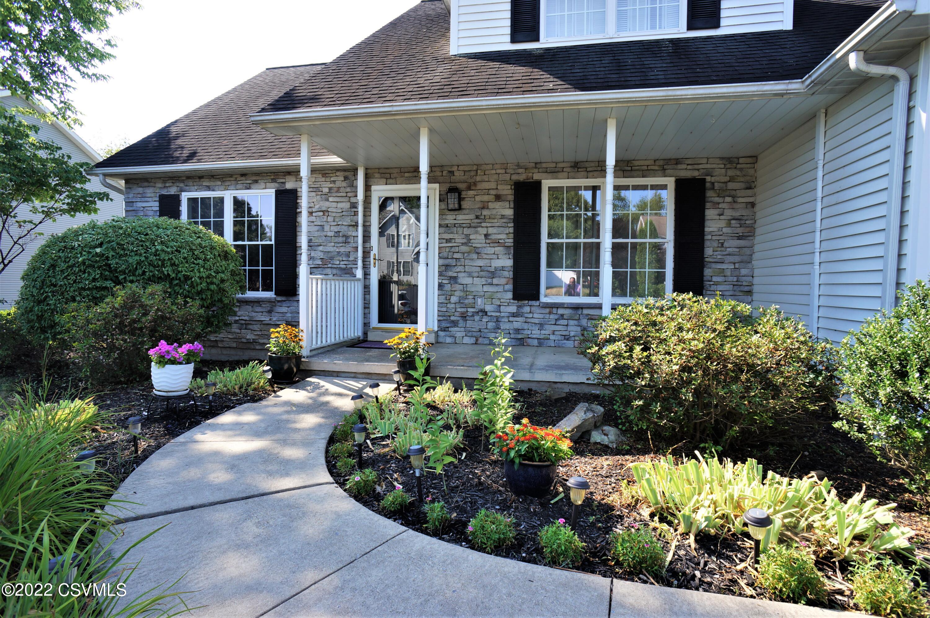 152 RIDGEWAY Drive