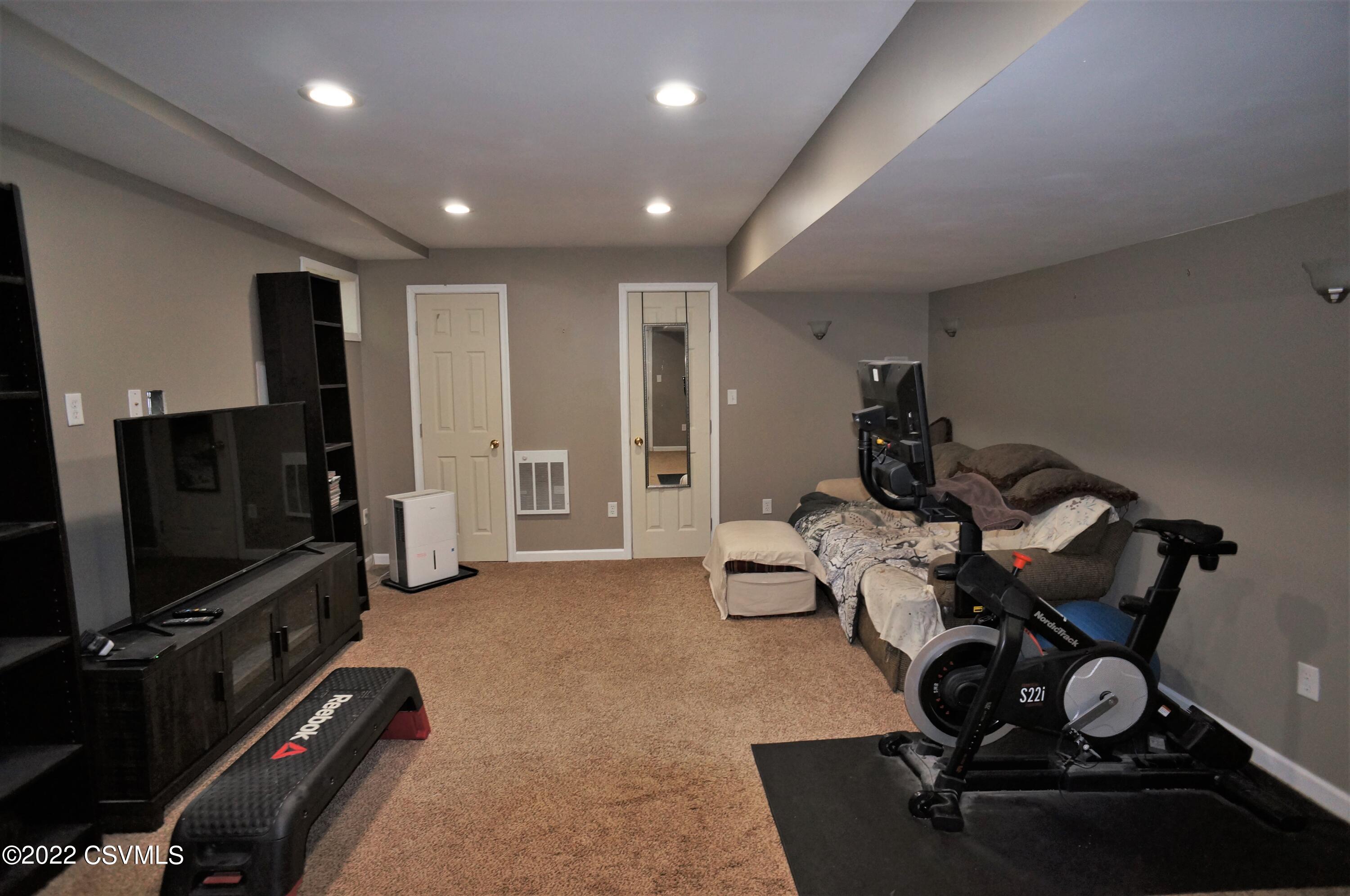 152 RIDGEWAY Drive