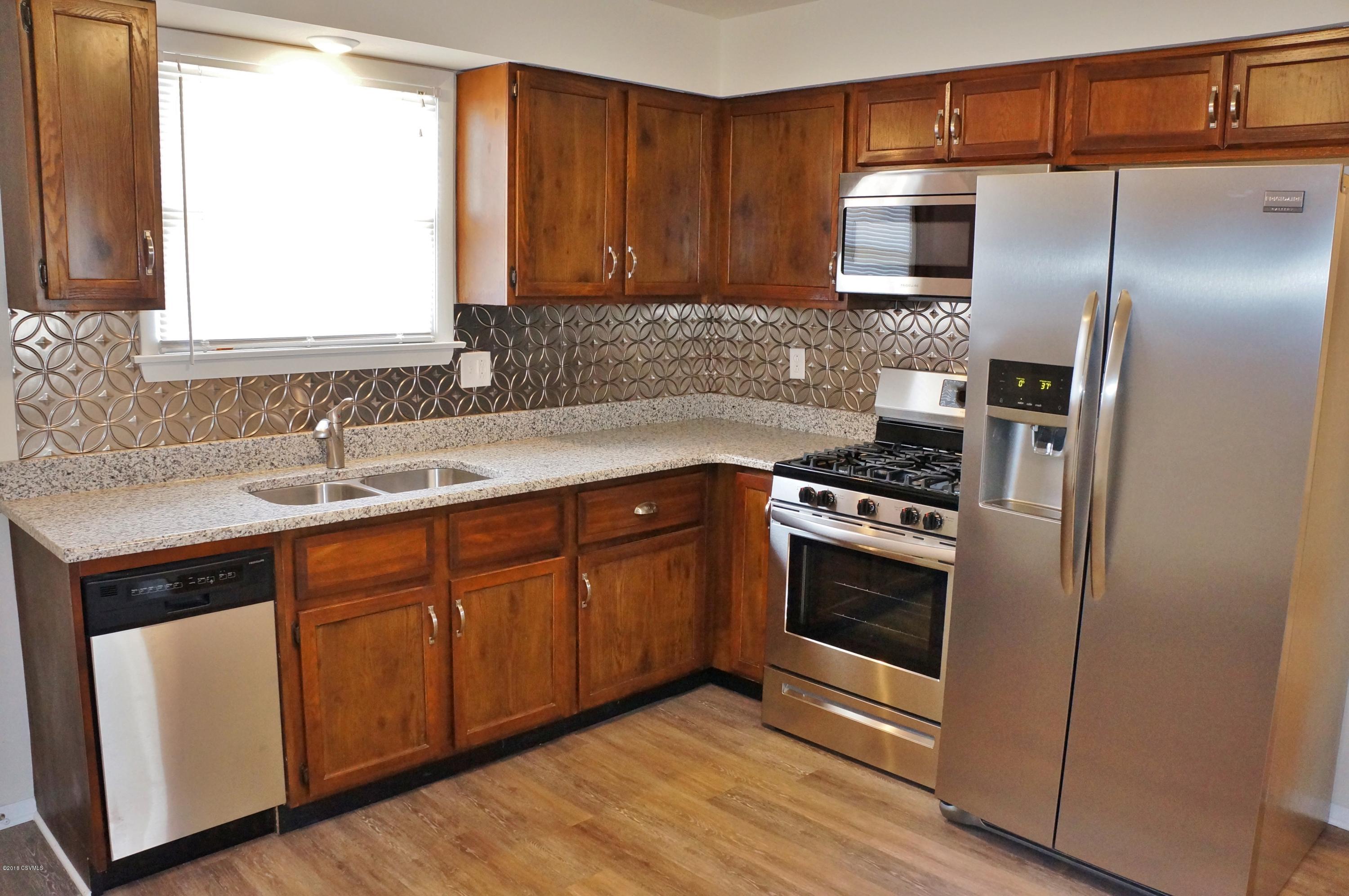 320 N 3RD Street