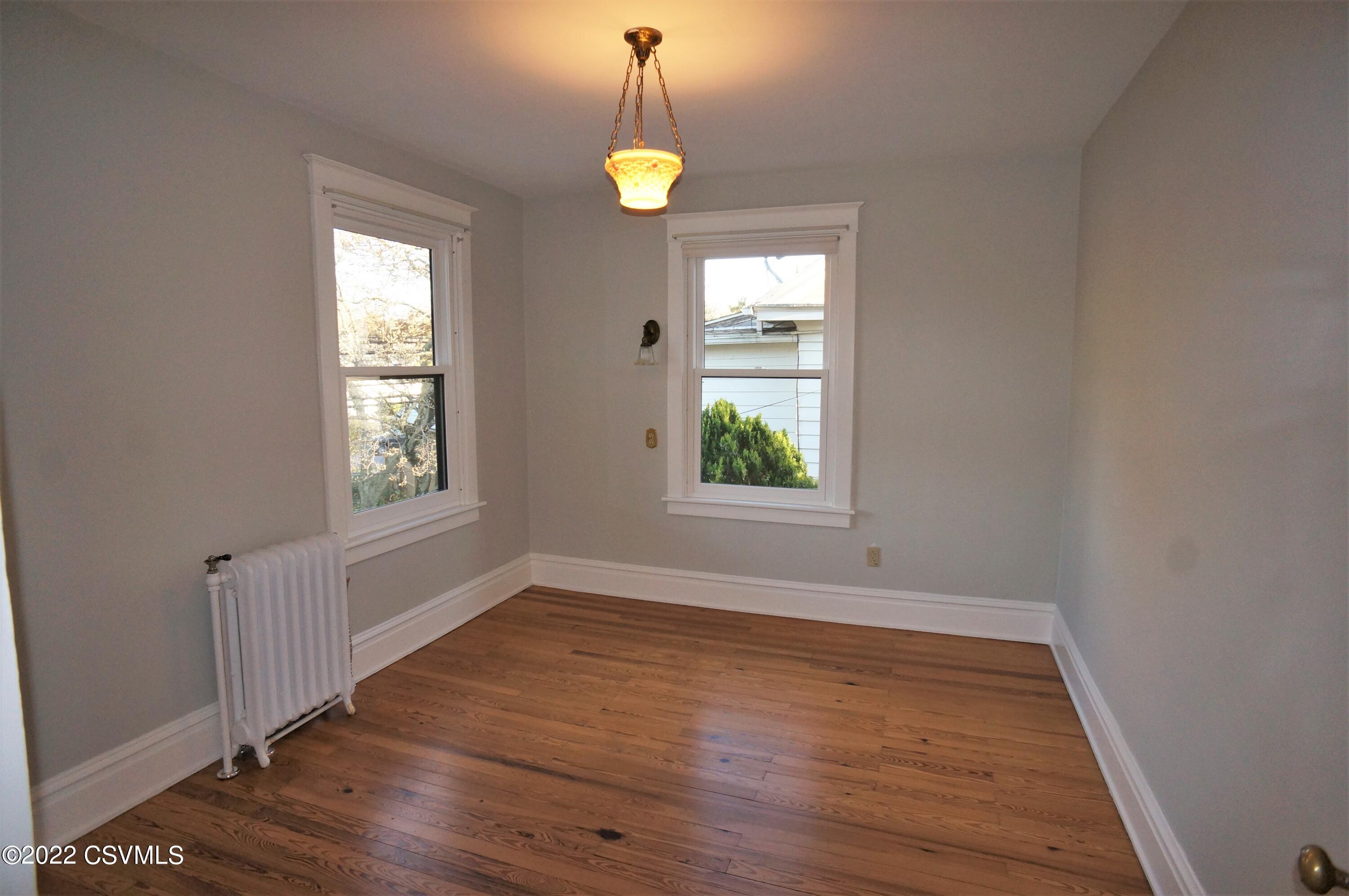 306 S 3RD Street
