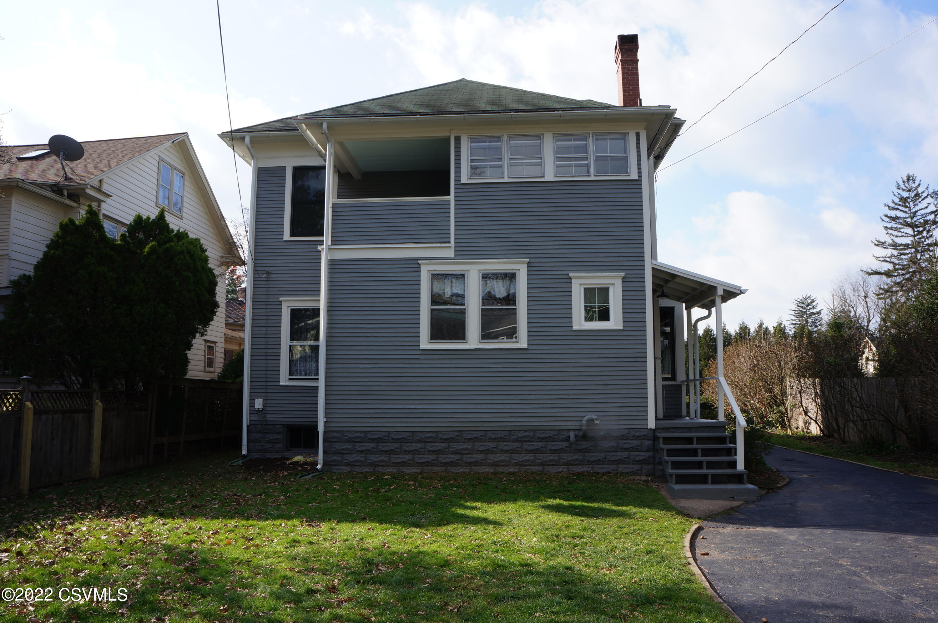 306 S 3RD Street