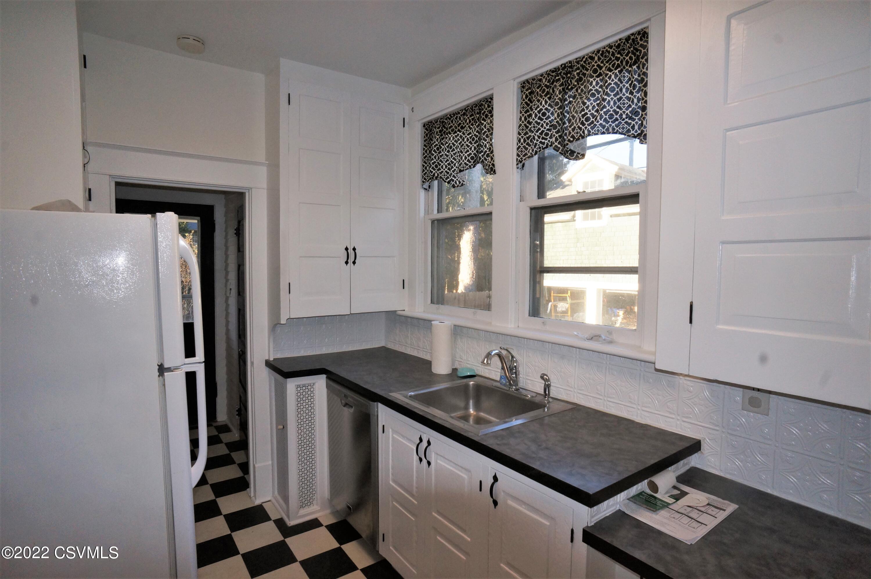 306 S 3RD Street