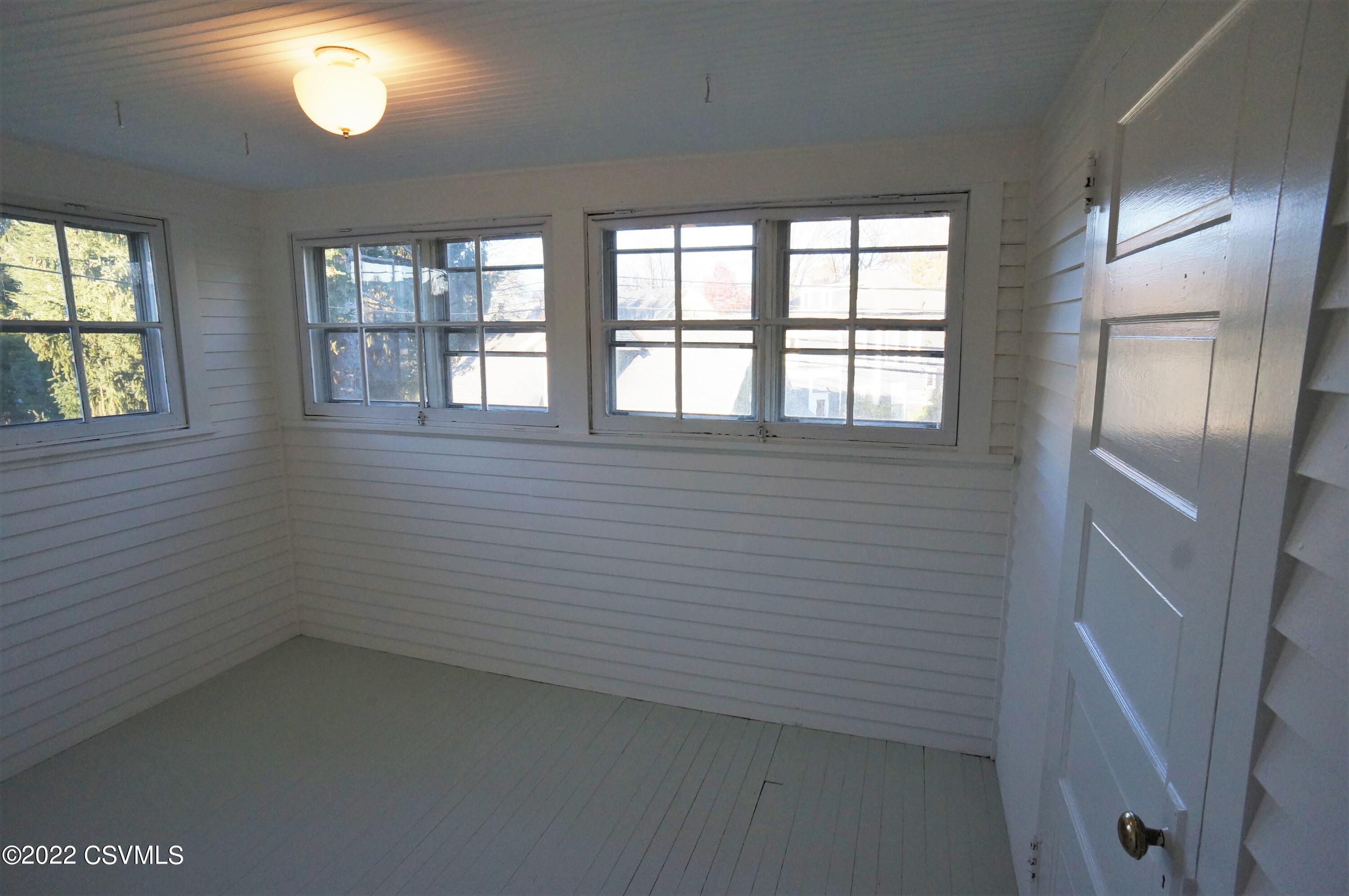 306 S 3RD Street