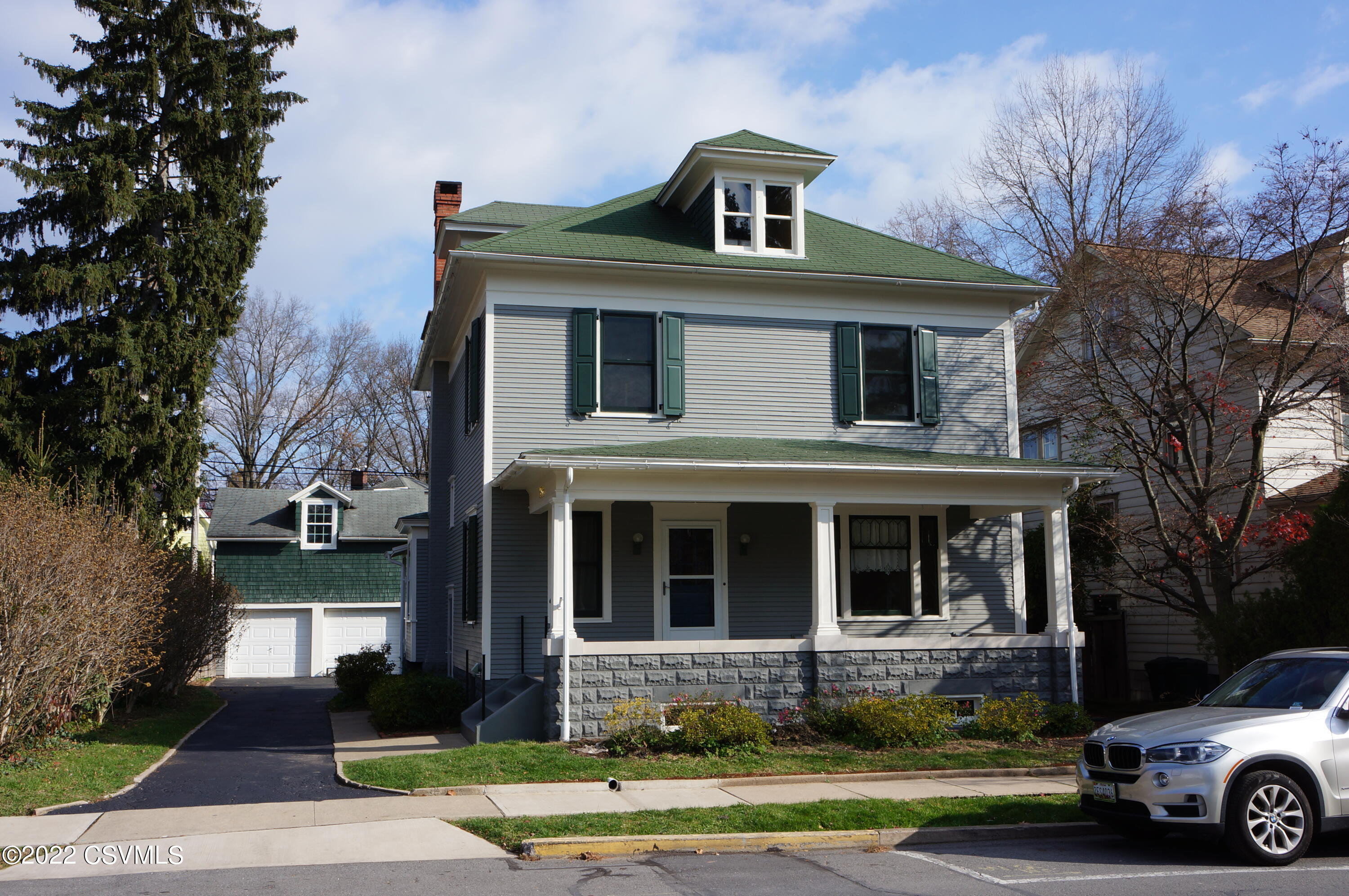 306 S 3RD Street