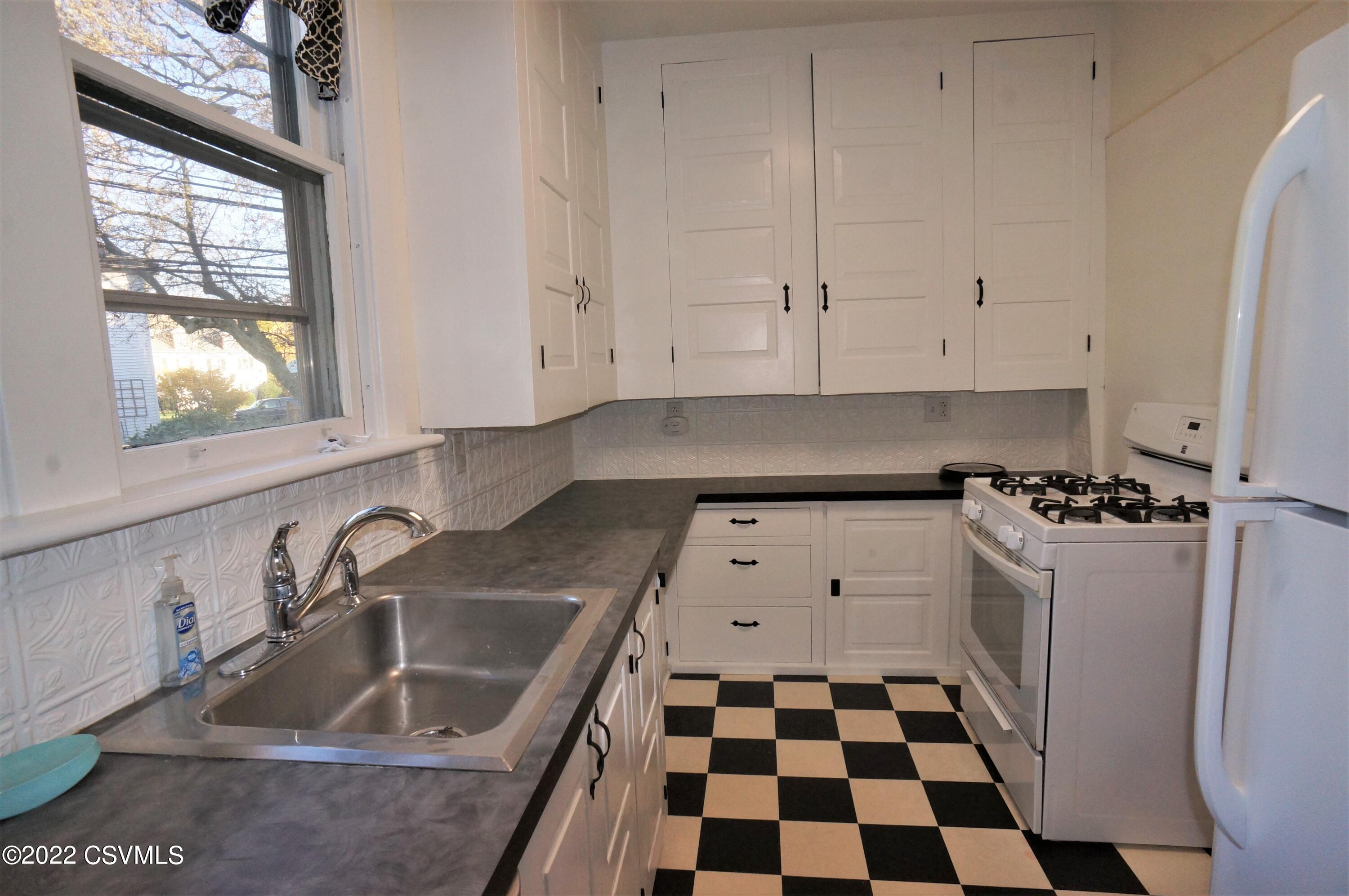 306 S 3RD Street