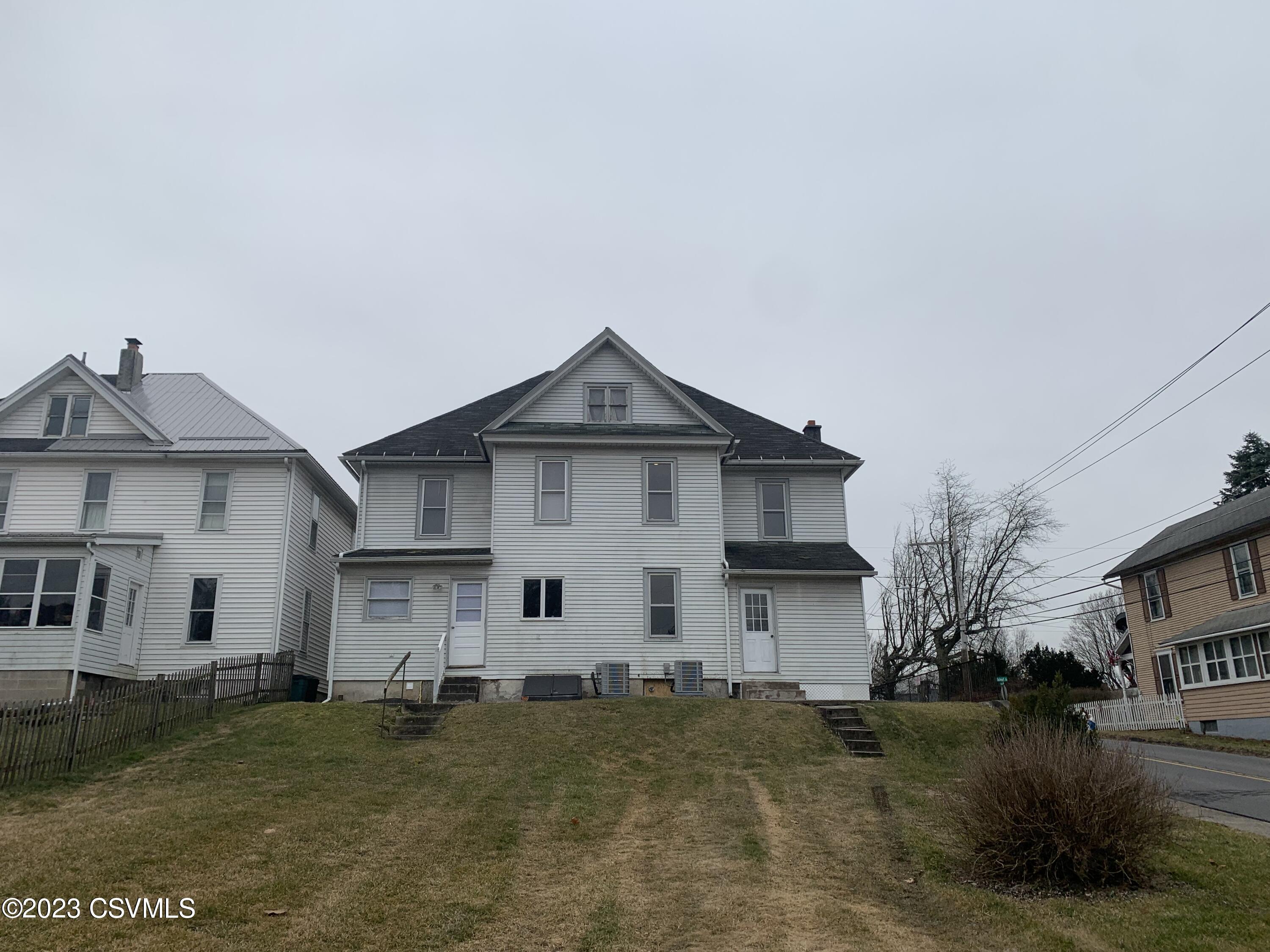 305 WALNUT Street