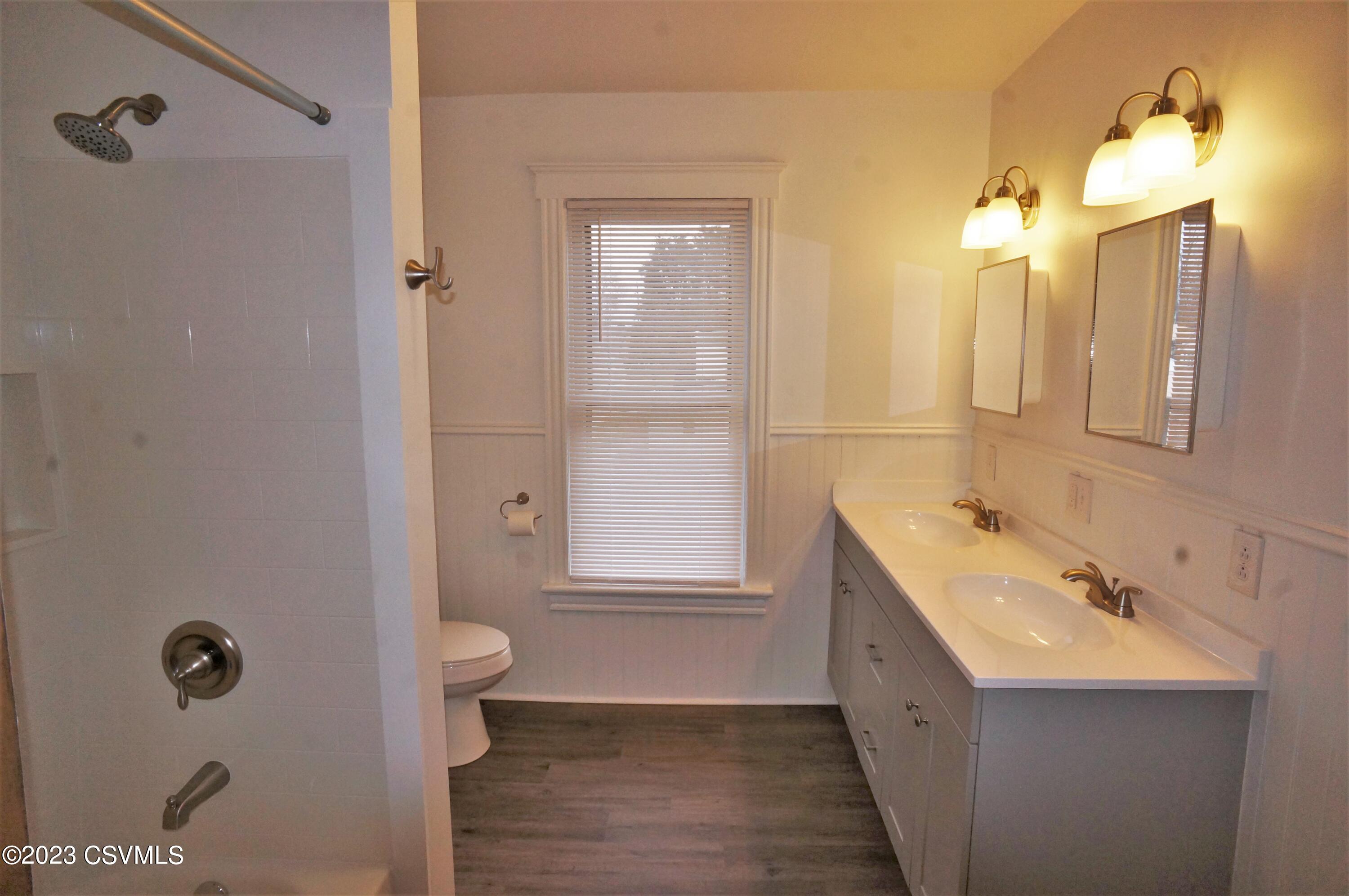305 WALNUT Street