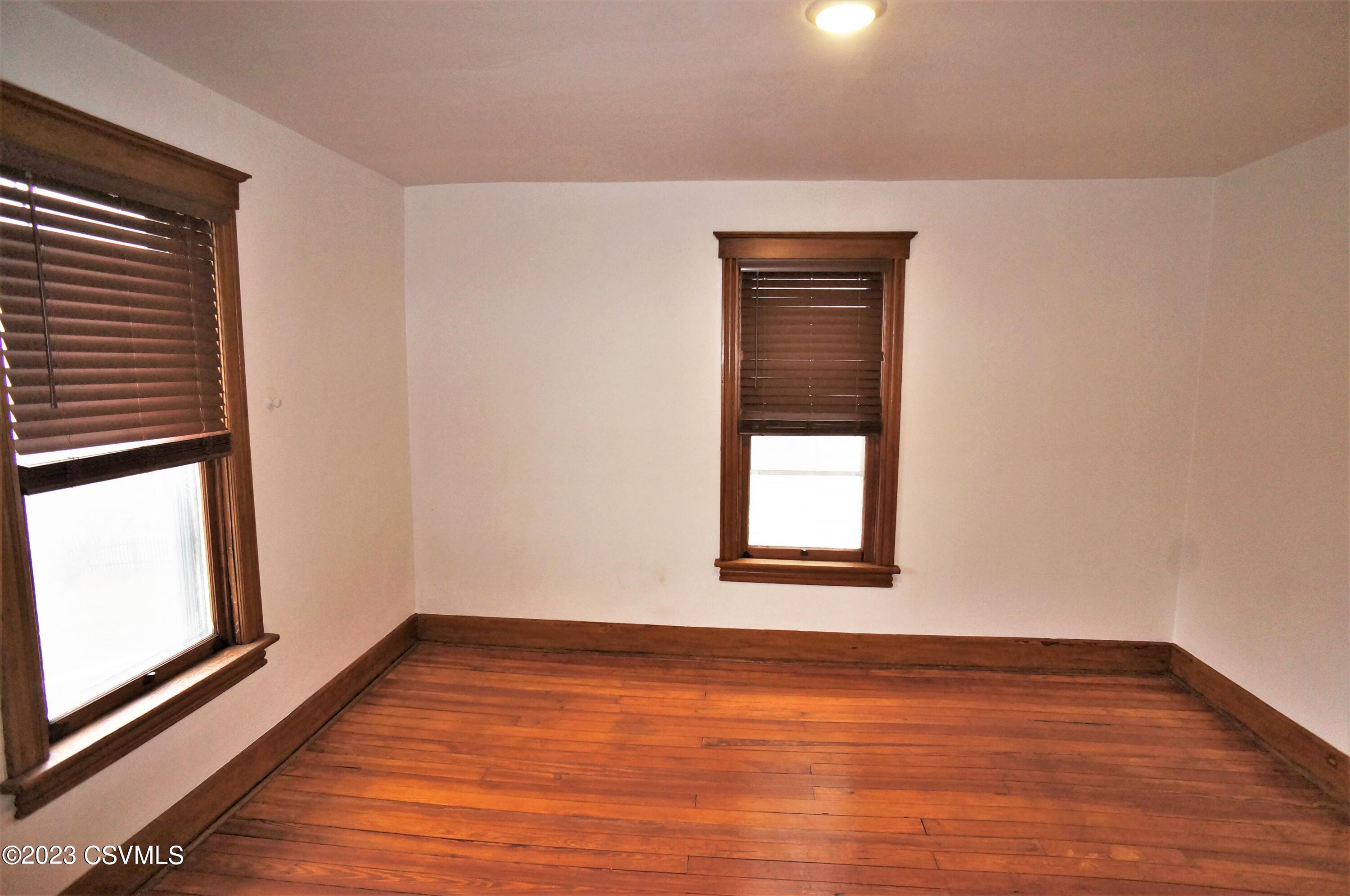 305 WALNUT Street