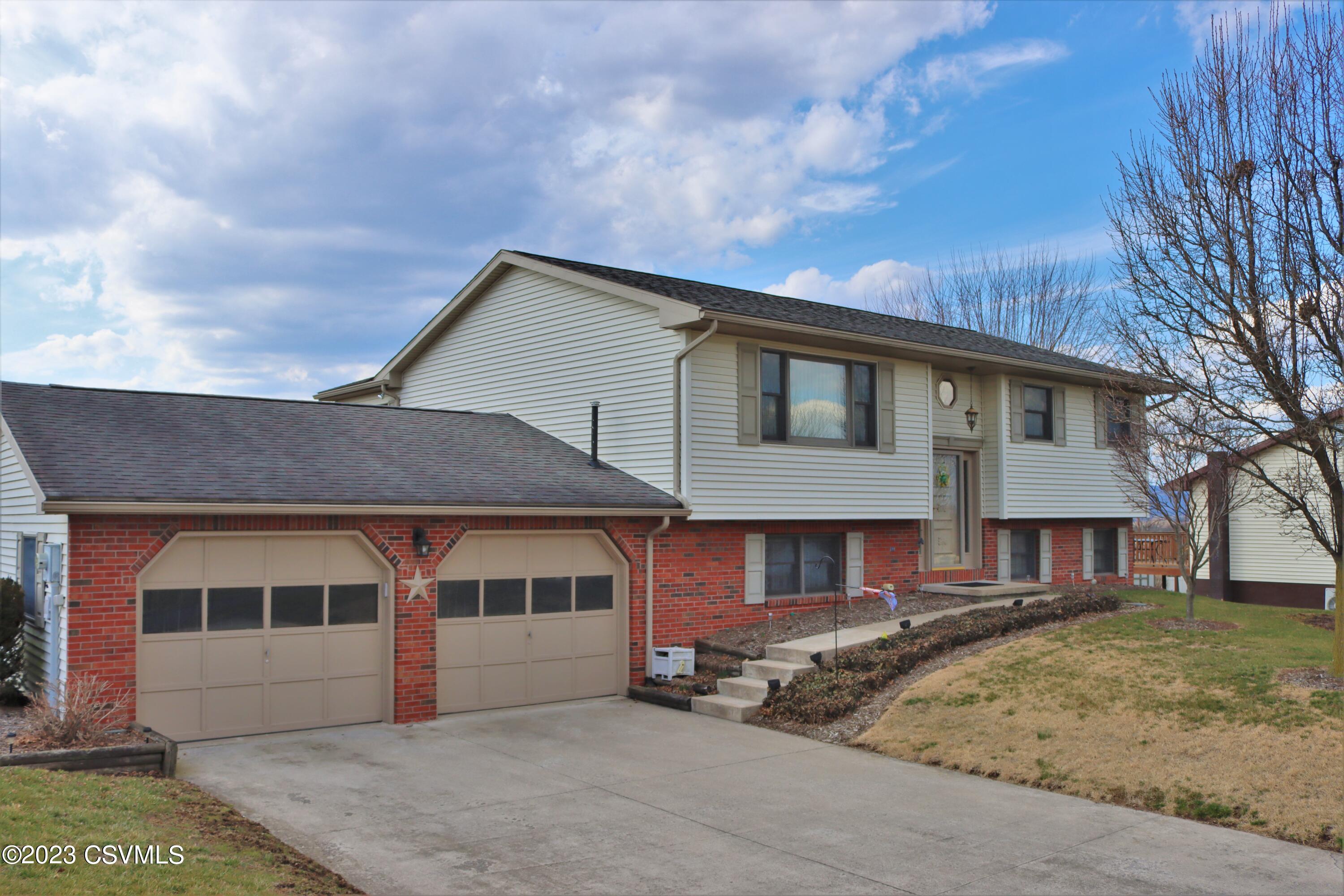 22 CARDINAL Drive