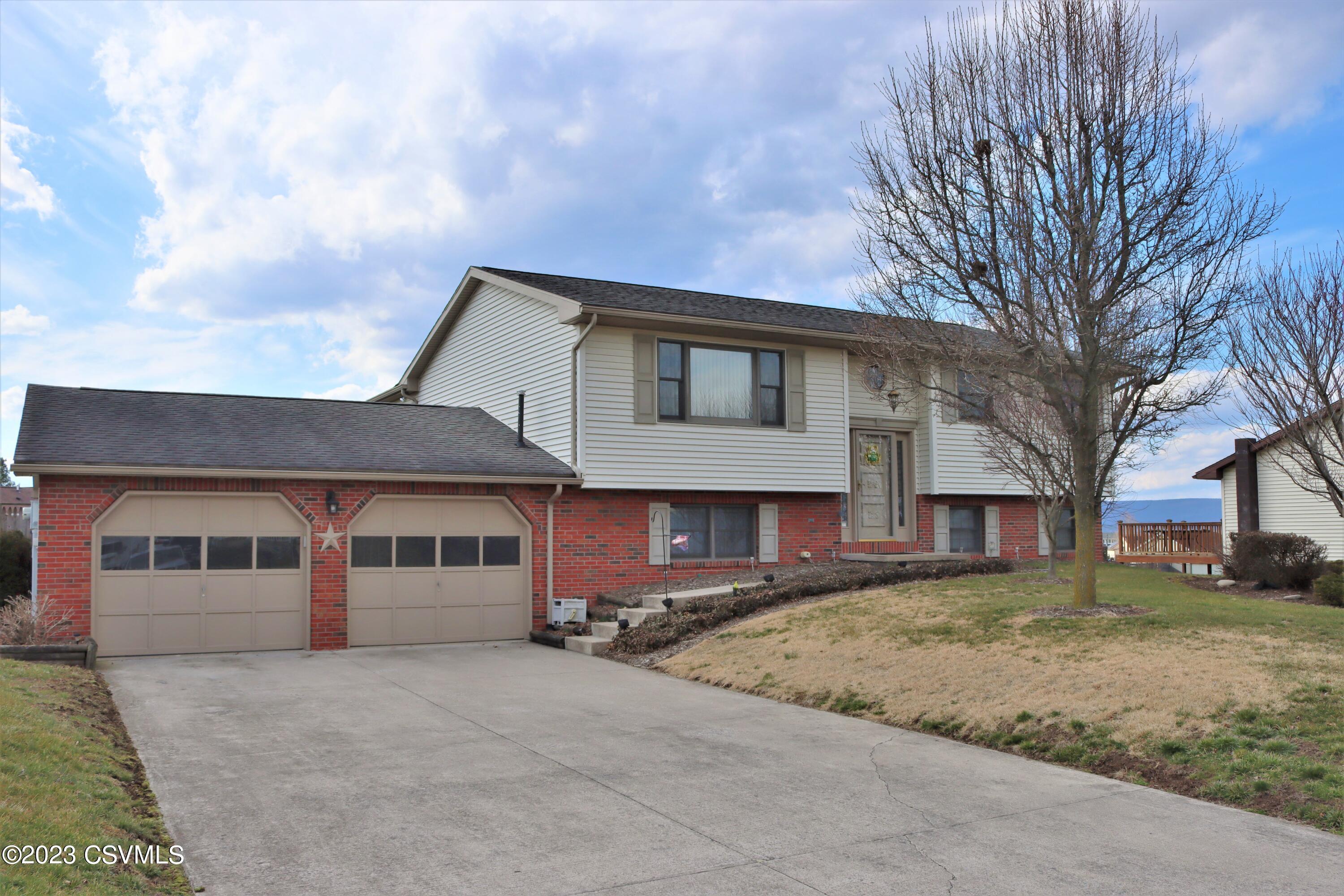 22 CARDINAL Drive