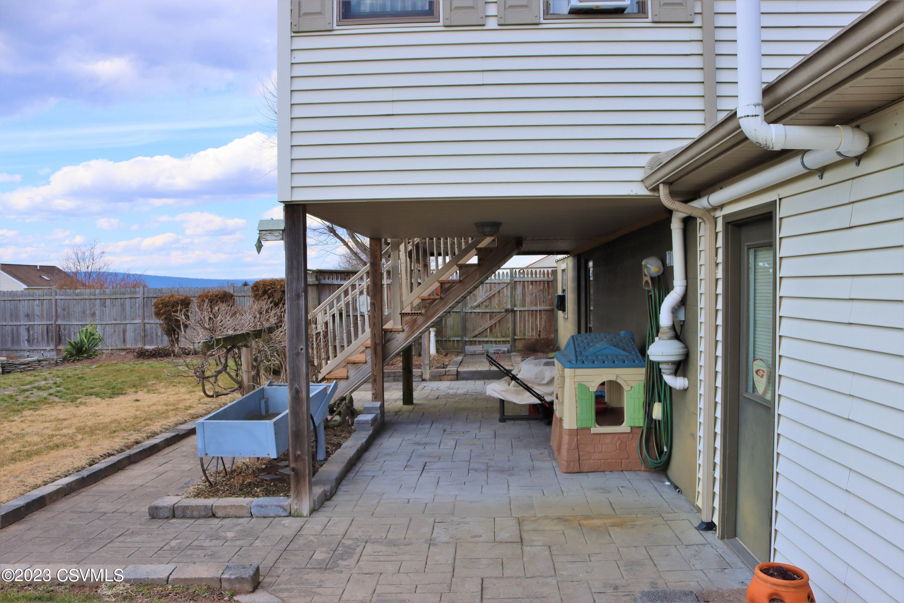 22 CARDINAL Drive