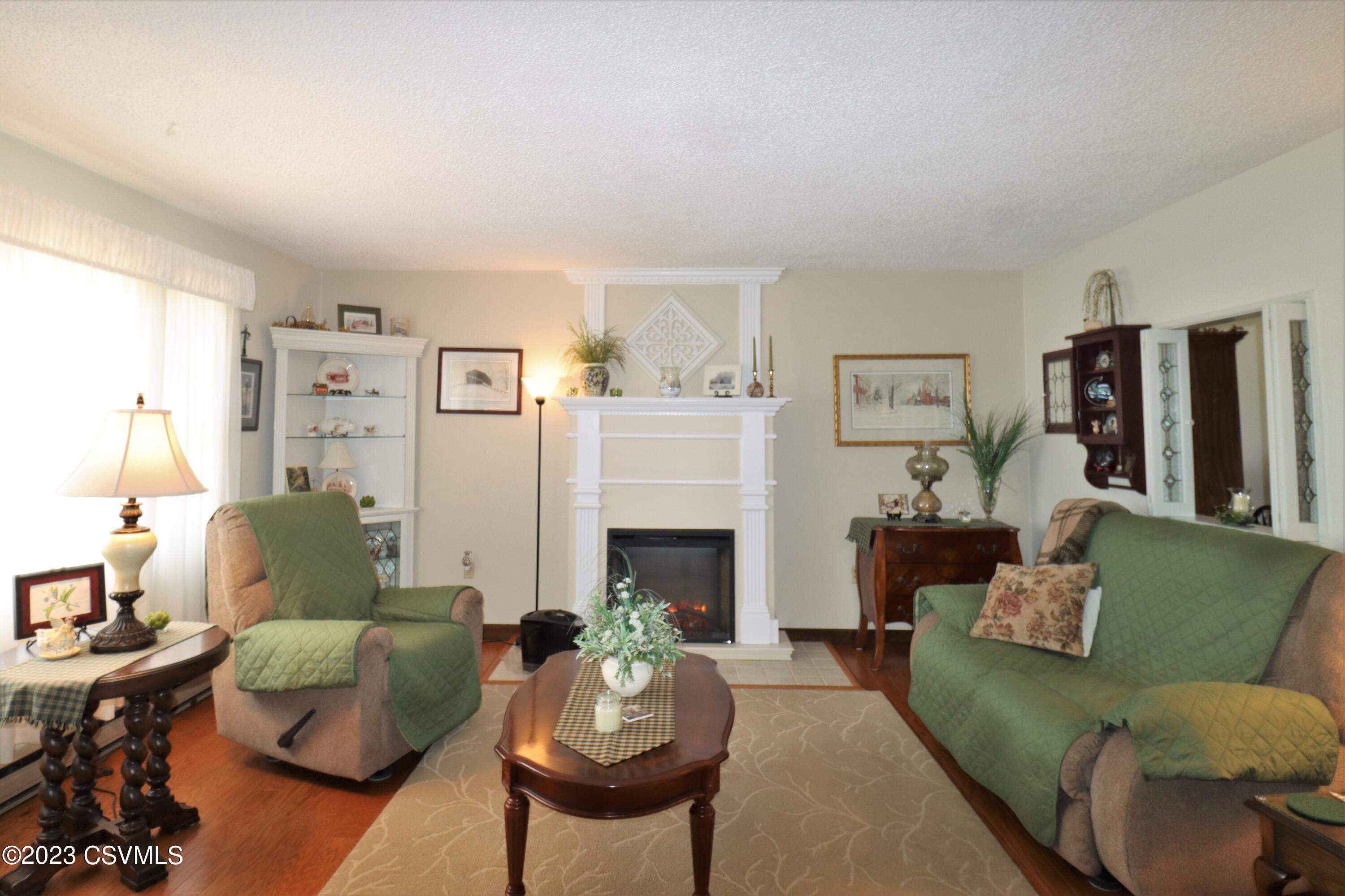 22 CARDINAL Drive