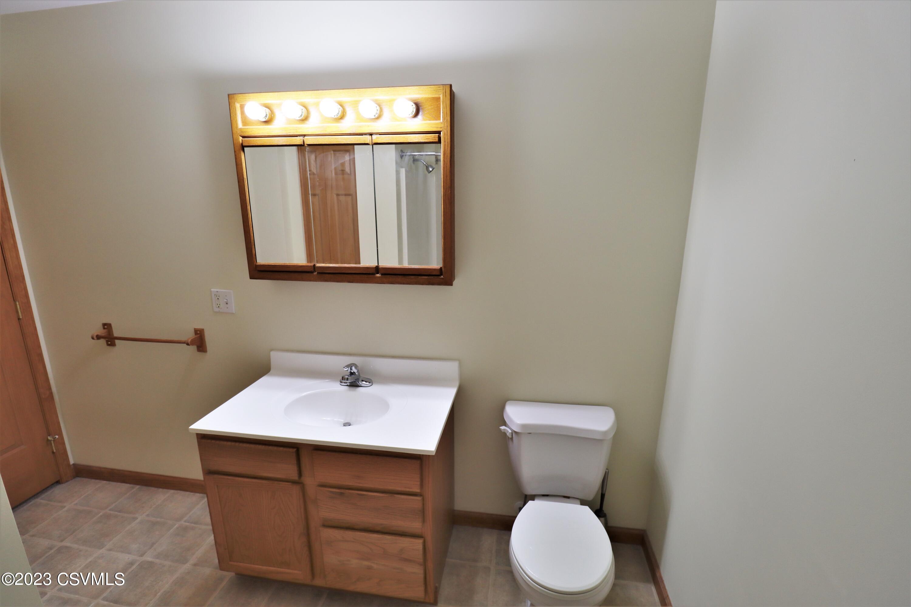 86 SANDRA LEE Boulevard