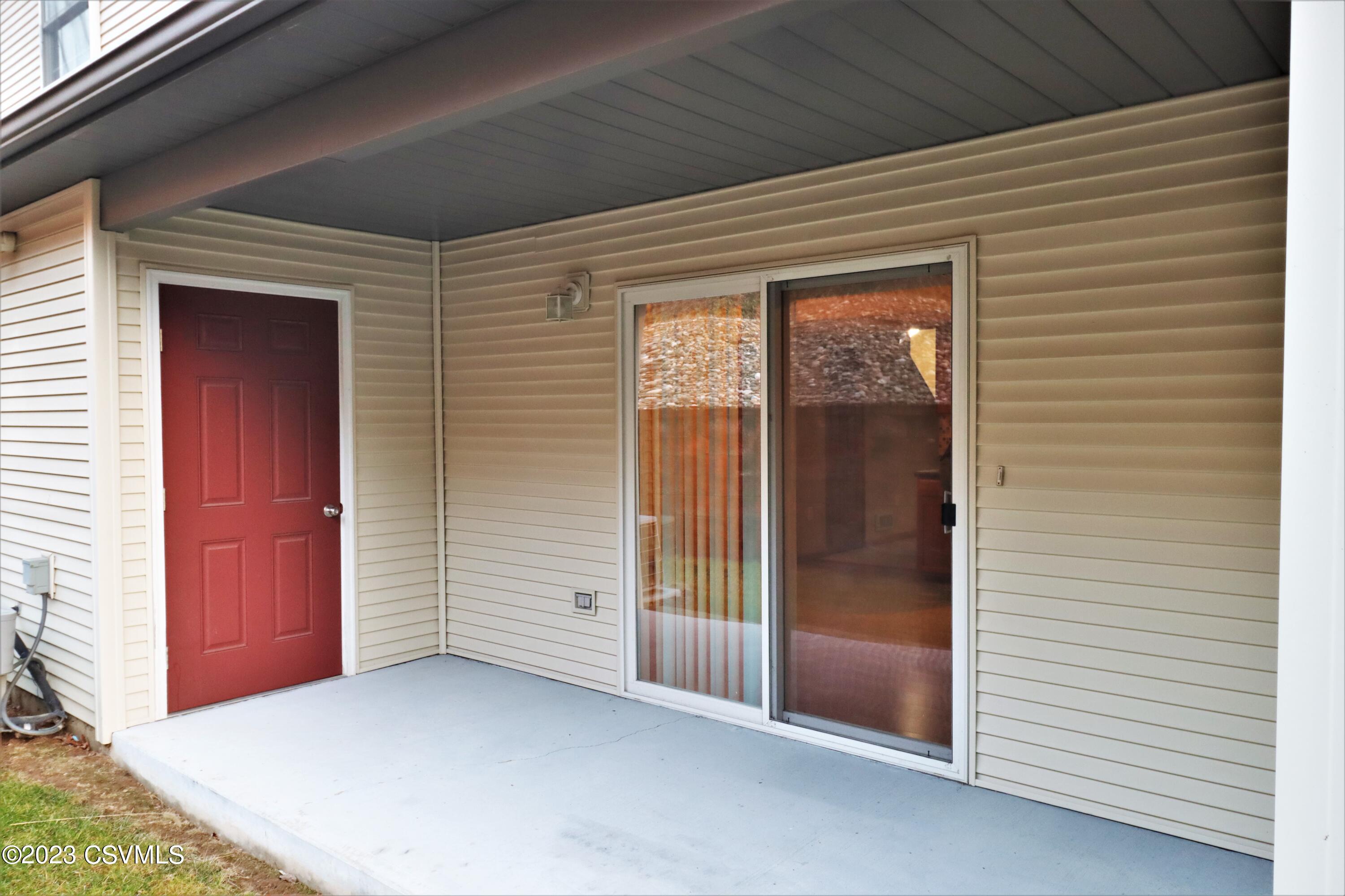 86 SANDRA LEE Boulevard