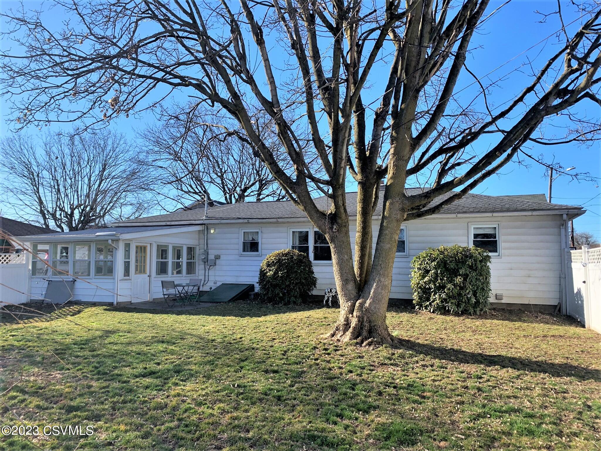 28 MOWRY Street