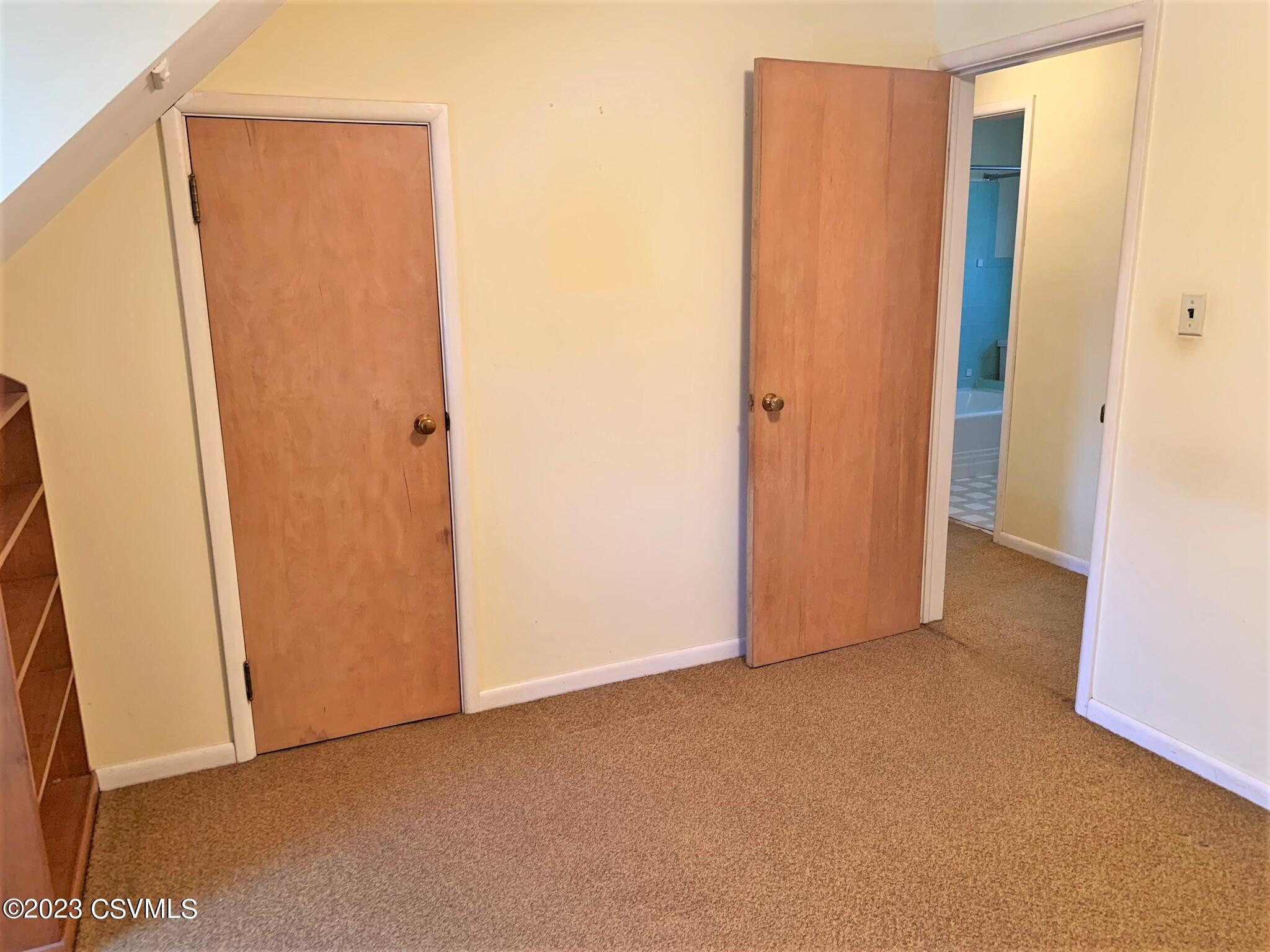 221 S 15TH Street