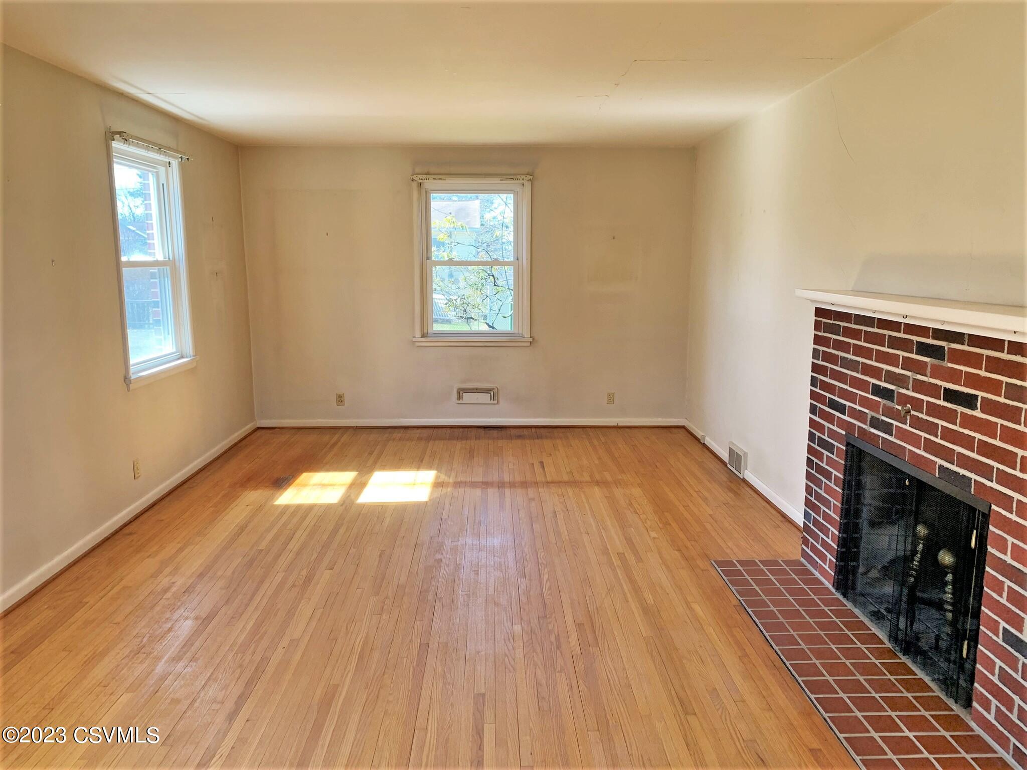 221 S 15TH Street