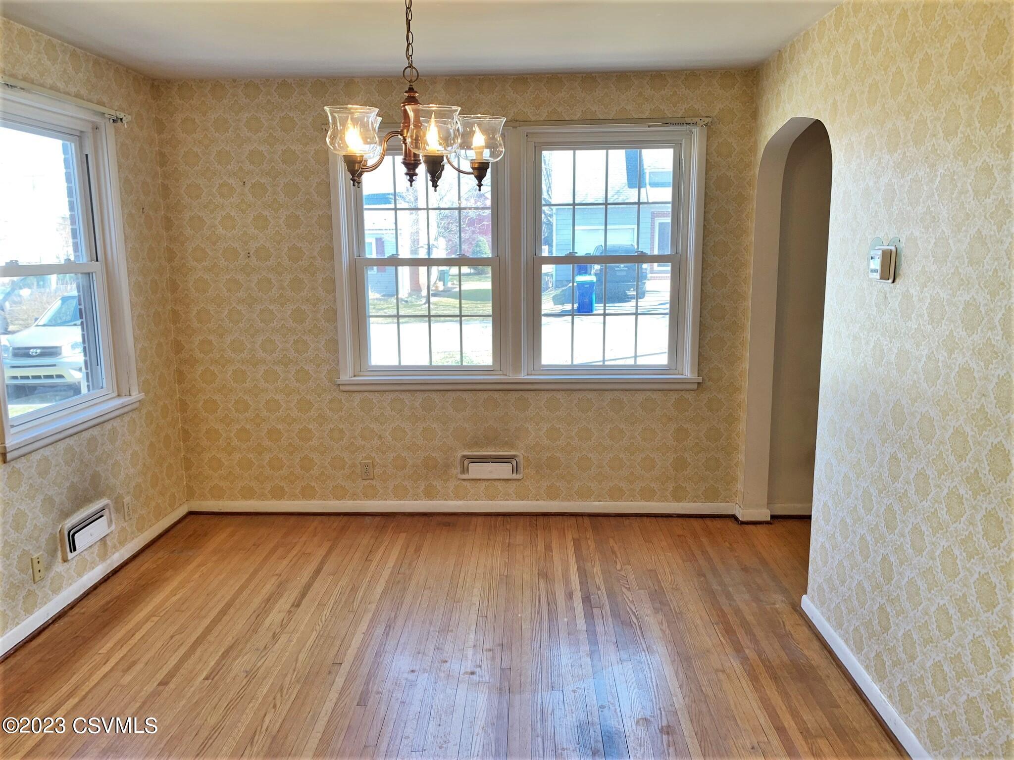 221 S 15TH Street