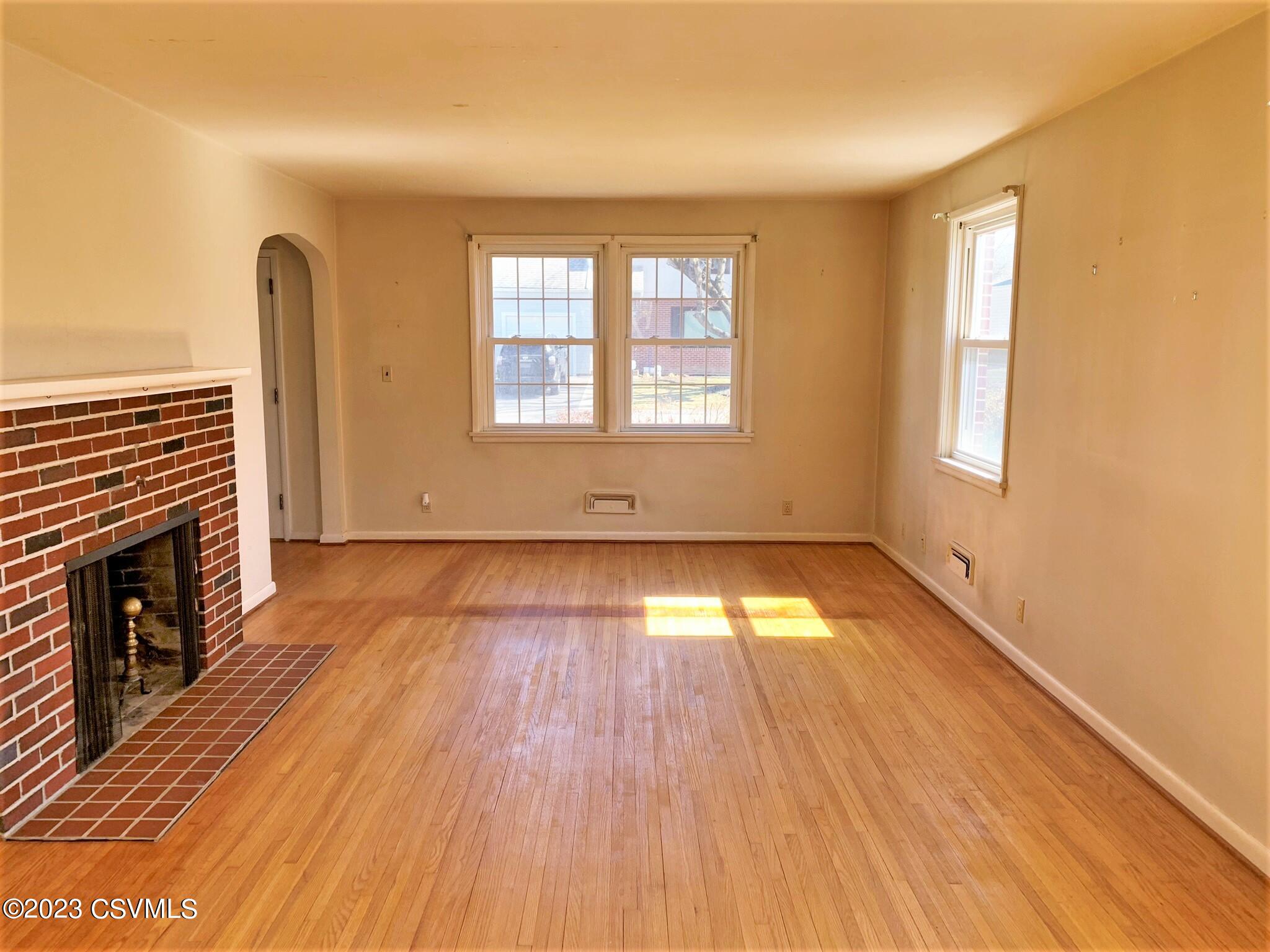 221 S 15TH Street