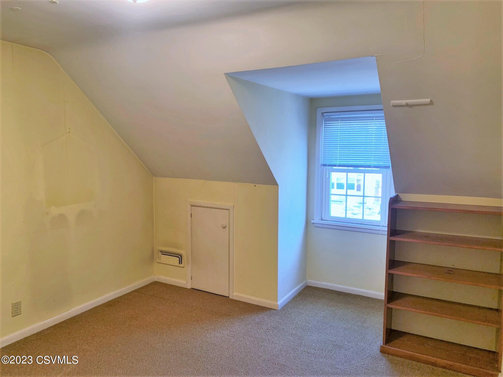 221 S 15TH Street