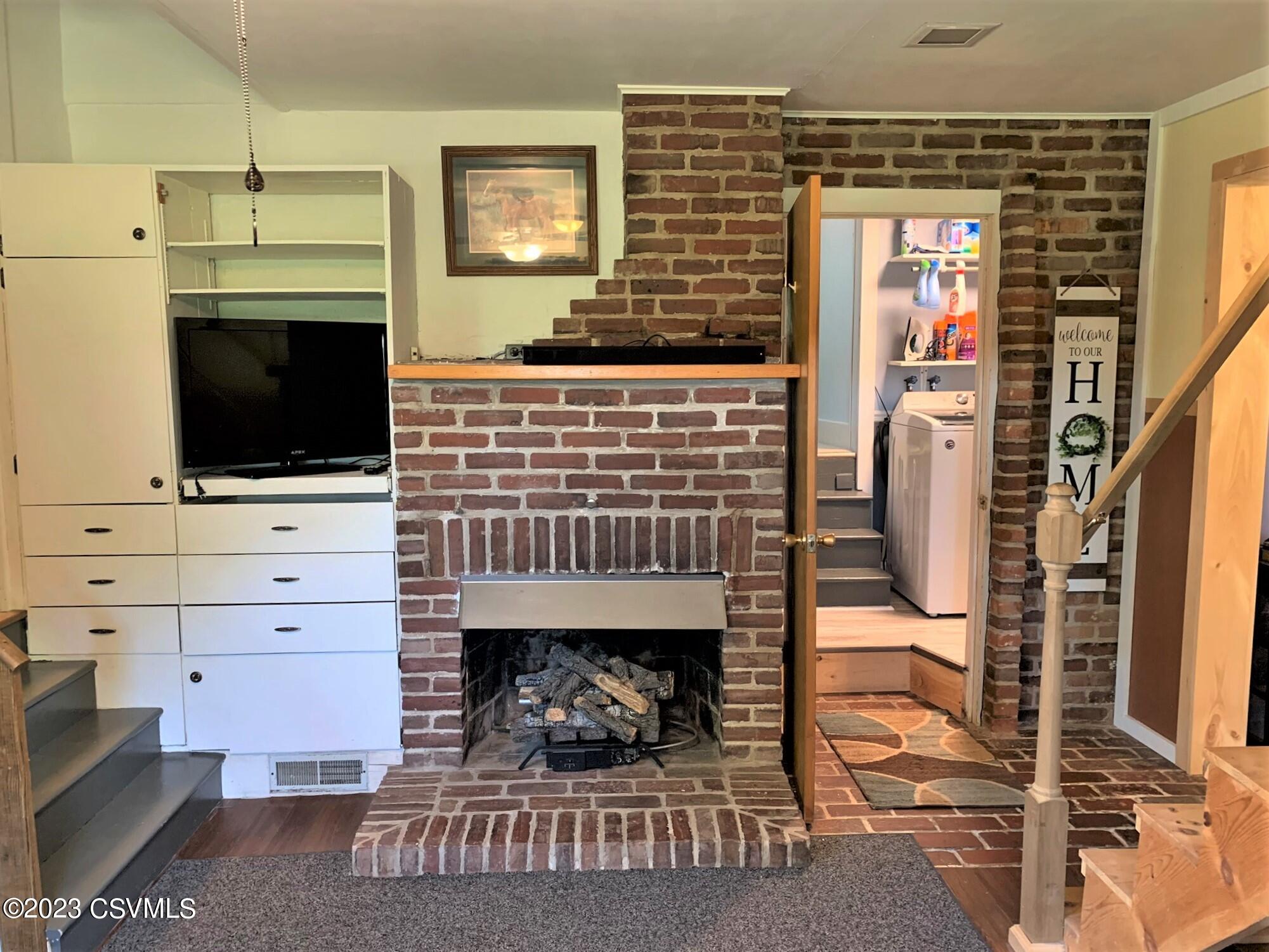 203 NEWMAN Road