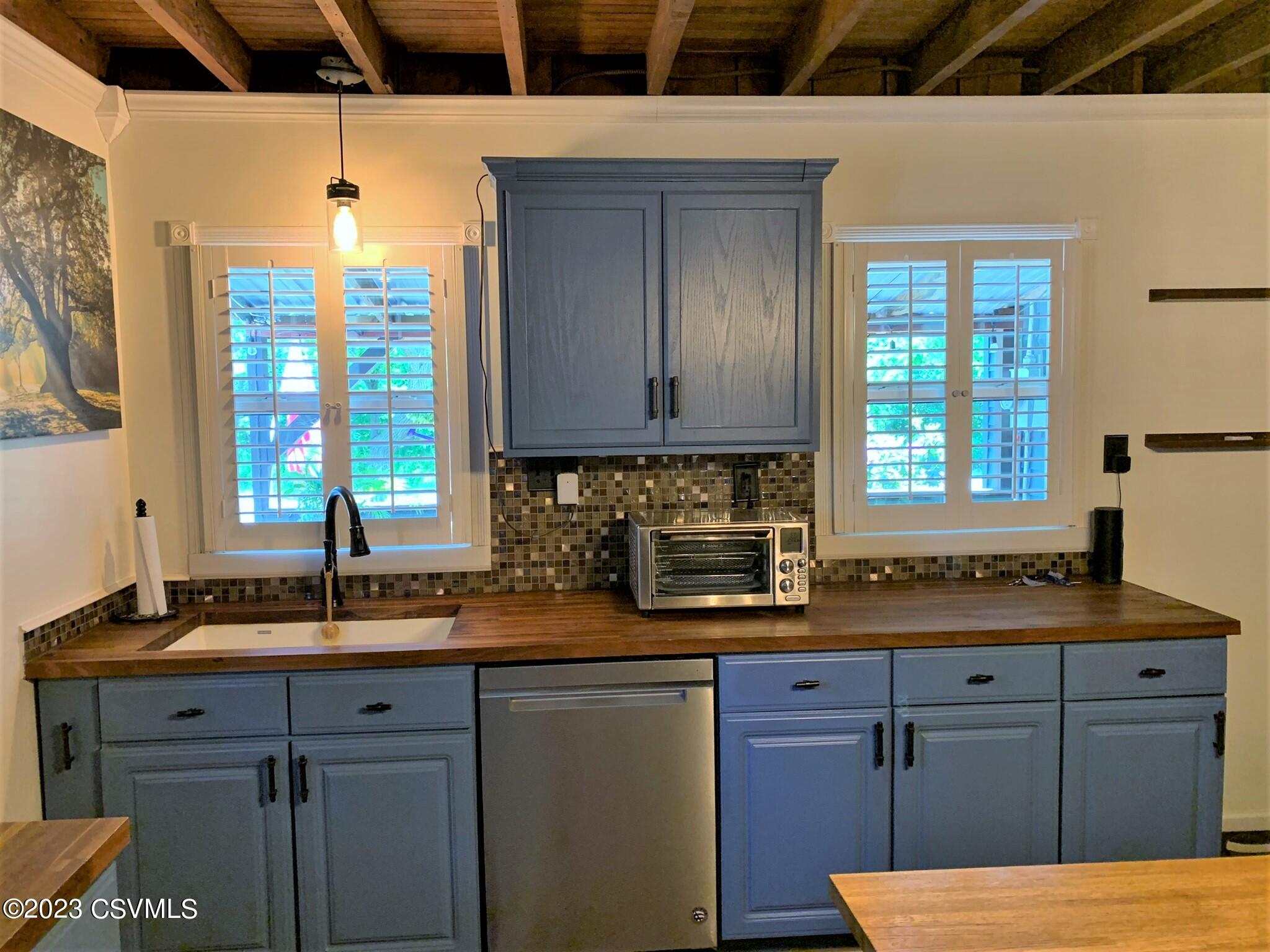 203 NEWMAN Road