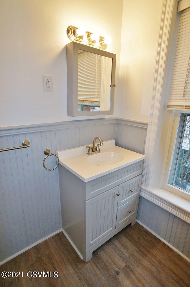 115 N 3RD Street