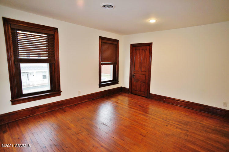 115 N 3RD Street