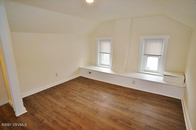 115 N 3RD Street