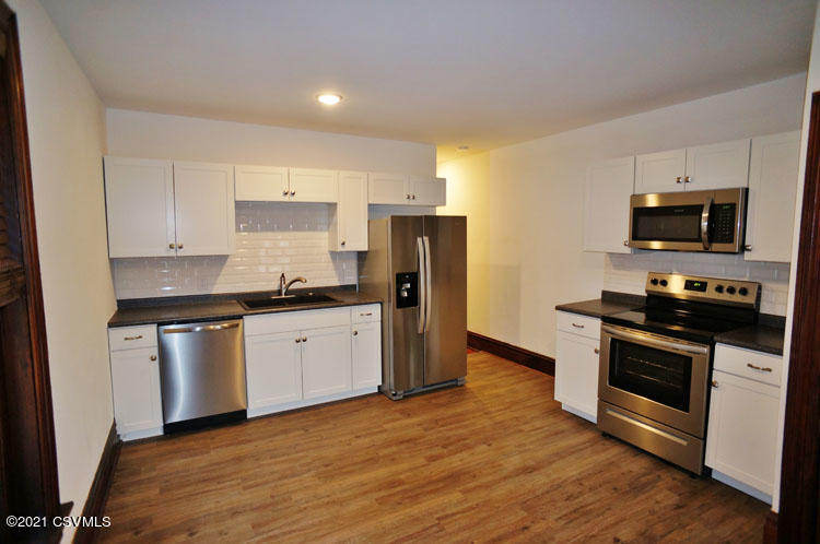 115 N 3RD Street