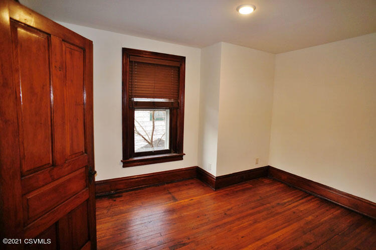 115 N 3RD Street