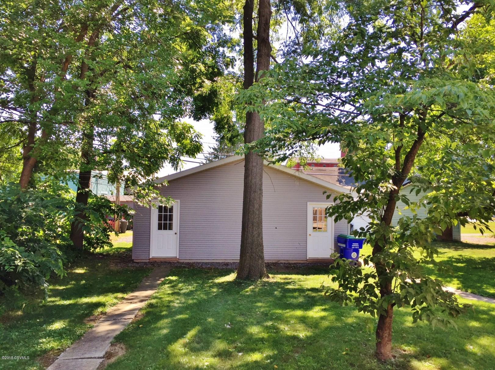 121 N 4TH Street