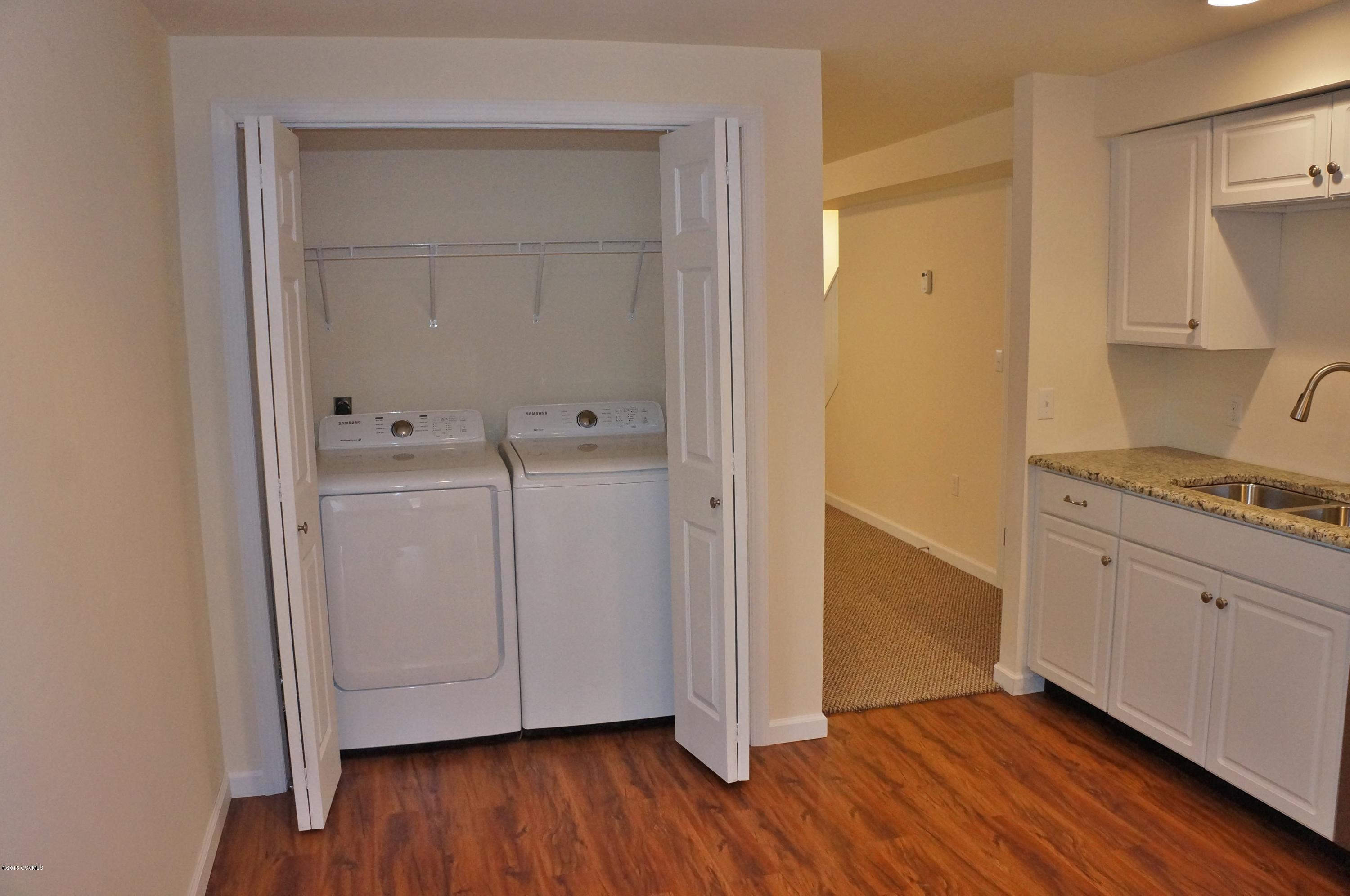 121 N 4TH Street