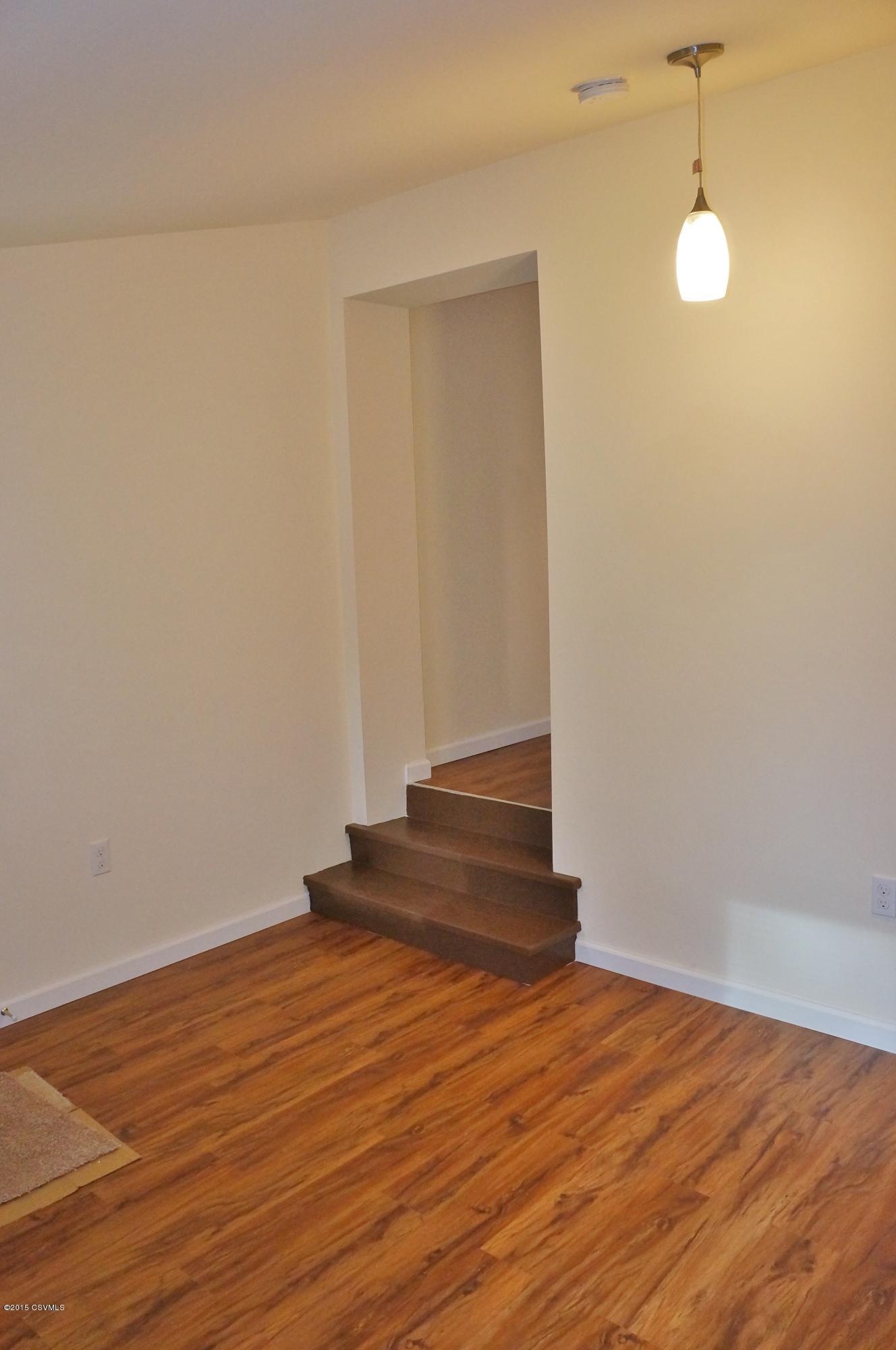 121 N 4TH Street