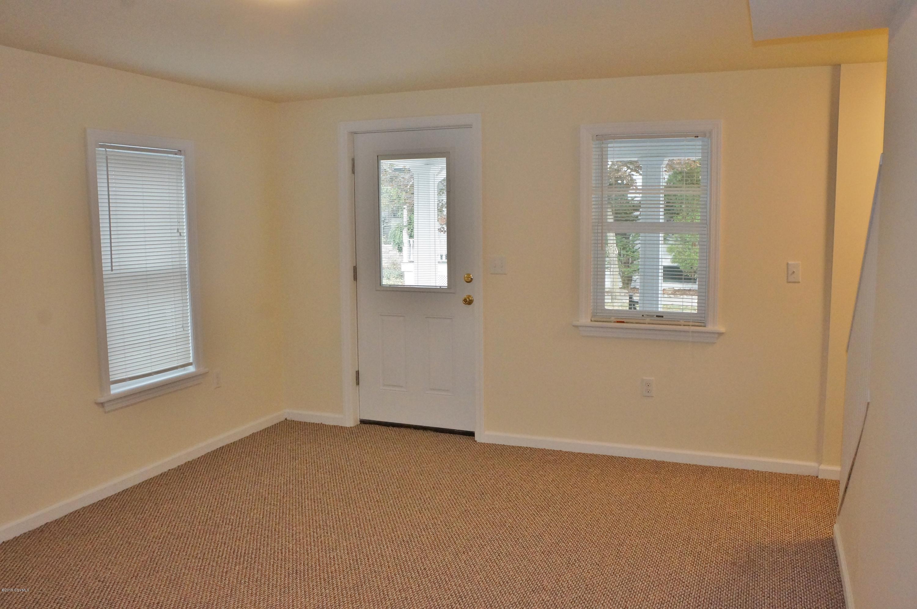 121 N 4TH Street